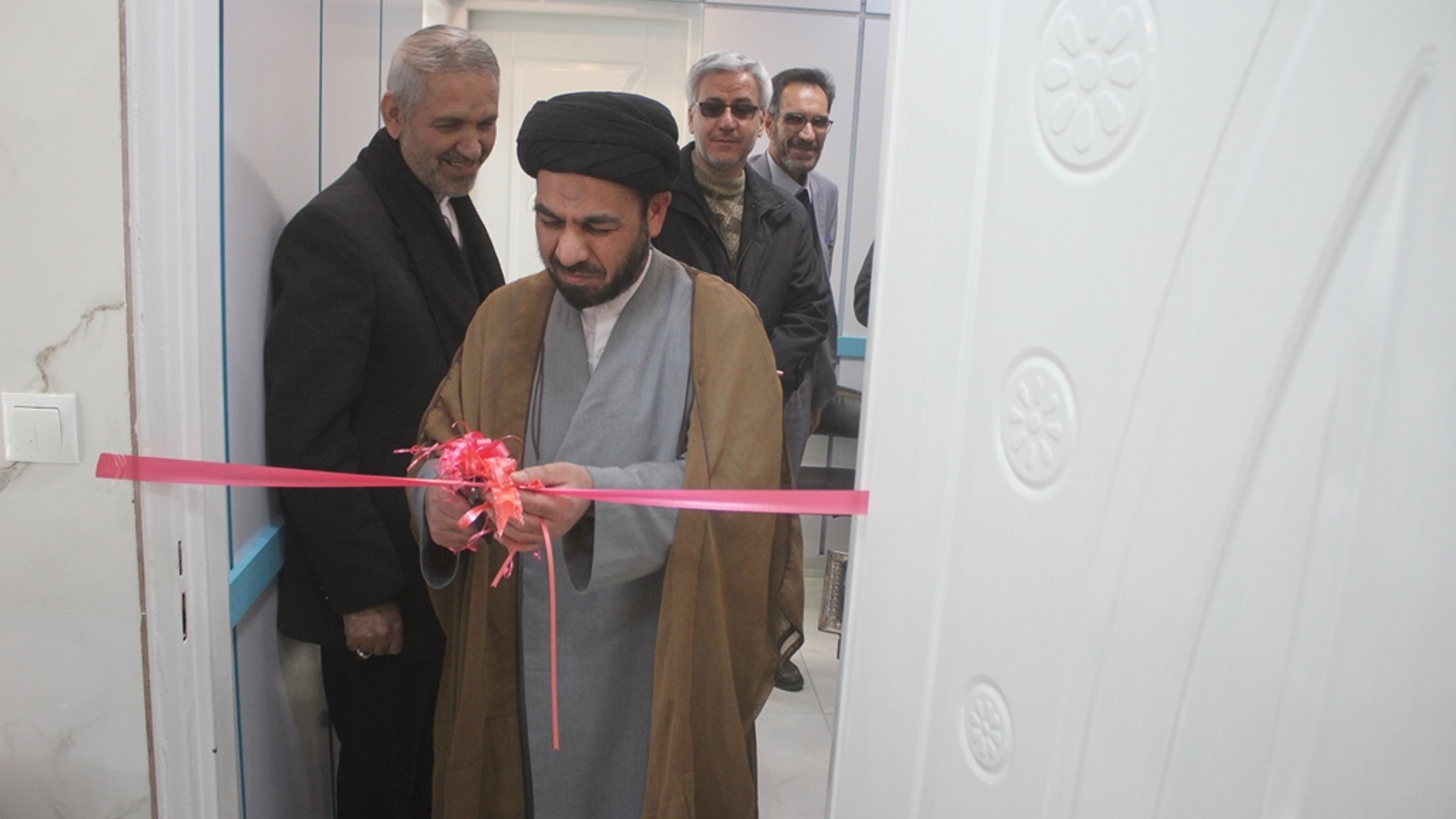 بخش بینایی سنجی و فاز 2 بخش دندانپزشکی درمانگاه غدیر شهرستان خمین به بهره برداری رسید