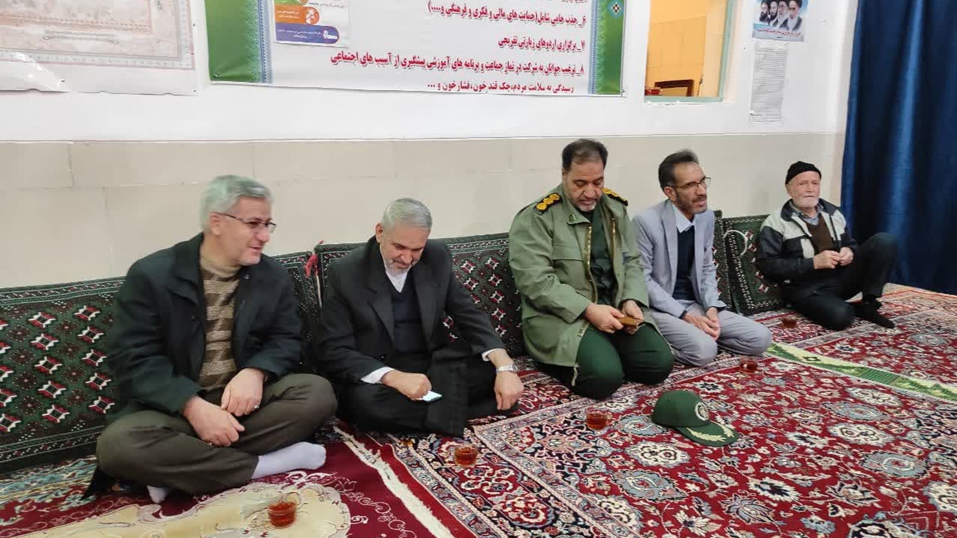 مراسم جشن انقلاب در مسجد النبی (ص) روستای خشتیجان خمین برگزار شد