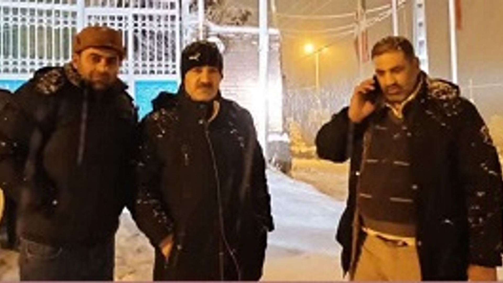 بازدید شبانه فرماندار شهرستان شازند از راهدارخانه پاکل و راه های بخش سربند