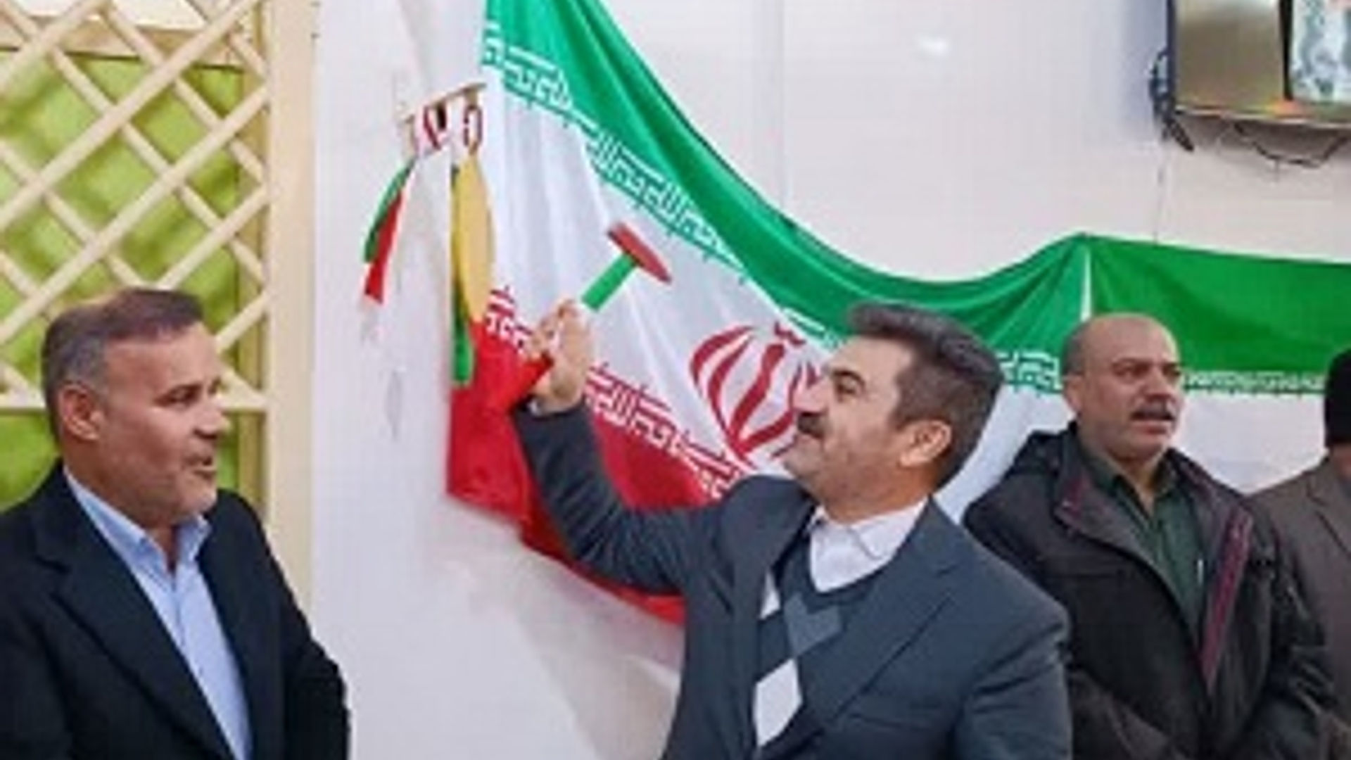 نواخته شدن زنگ انقلاب در شهرستان شازند همزمان با سراسر میهن اسلامی