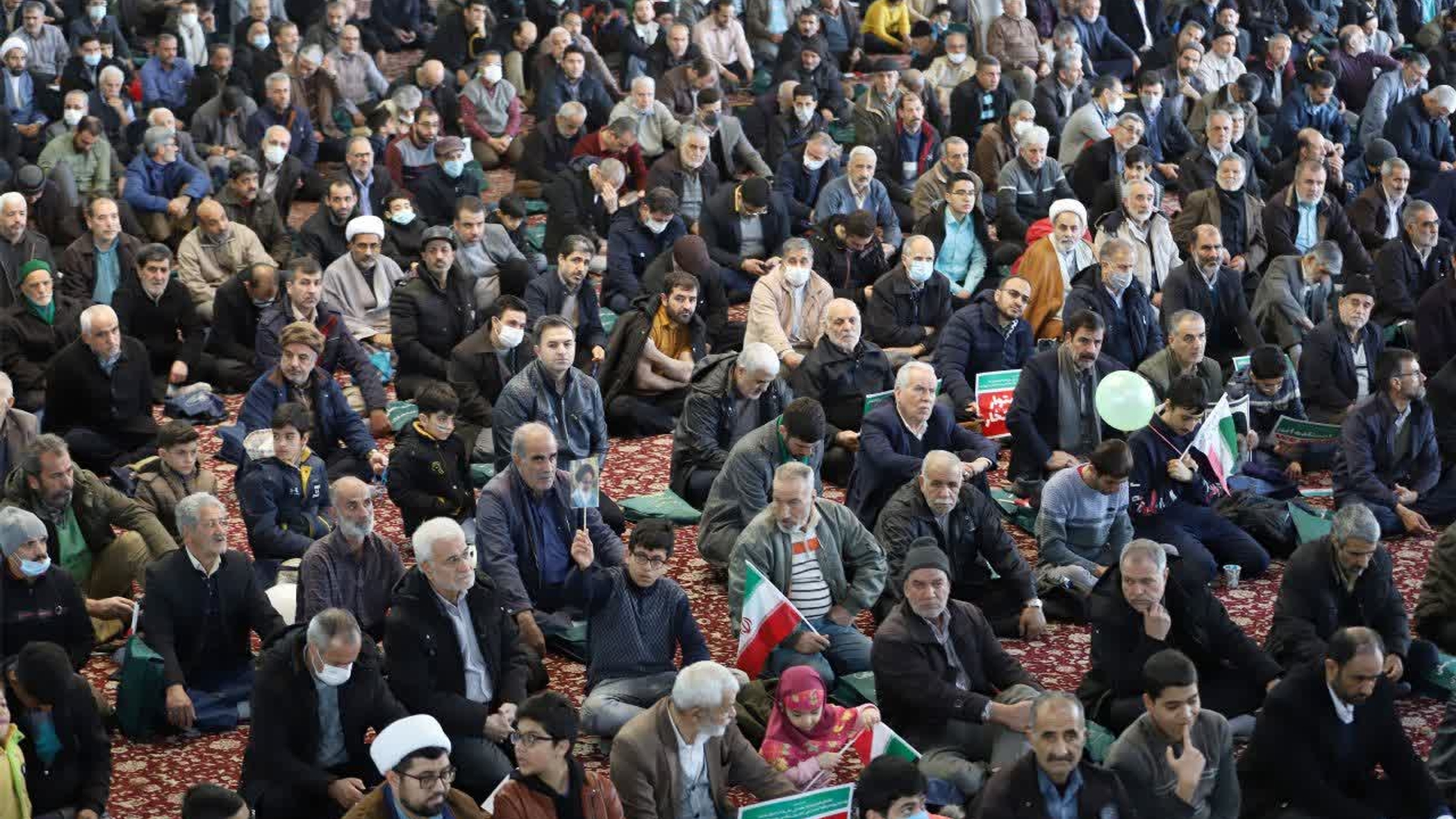 🇮🇷ایران استوار ۴۴ سال افتخار🇮🇷
سخنرانی معاون اجرایی رییس‌جمهور در جمع مردم اراک

پس از راهپیمایی باشکوه ۲۲ بهمن سالروز پیروزی انقلاب اسلامی در اراک، مراسمی با حضور مردم اراک، معاون اجرایی رییس‌جمهور، نماینده ولی فقیه در استان مرکزی  استاندار مرکزی وفرماندار اراک  در مصلی  بیت‌المقدس اراک برگزار شد.
پس از این مراسم نماز جماعت ظهر و عصر به امامت آیت‌الله دری نجف‌آبادی اقامه شد.