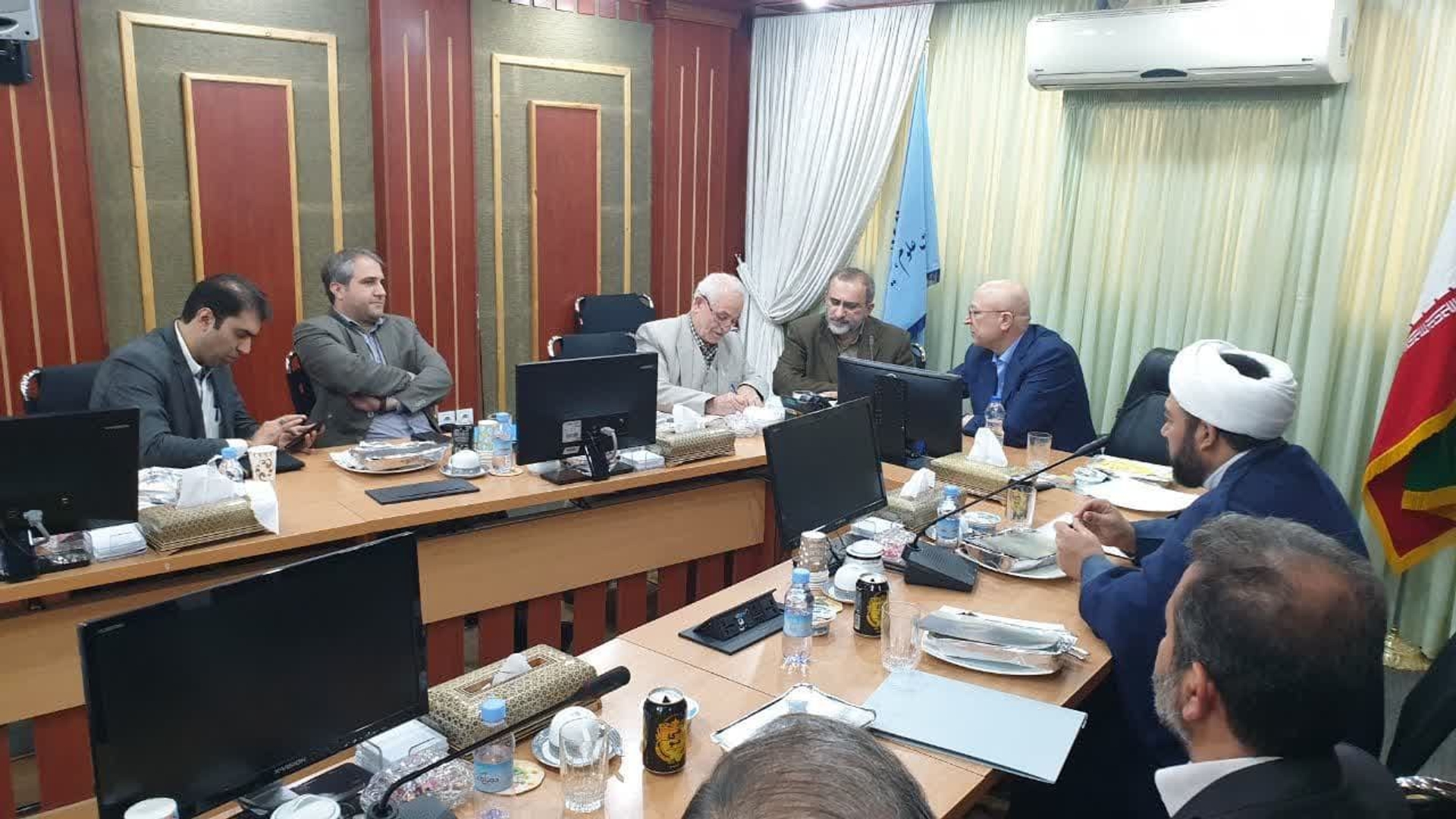 نشست با وزیر علوم، تحقیقات و فناوری