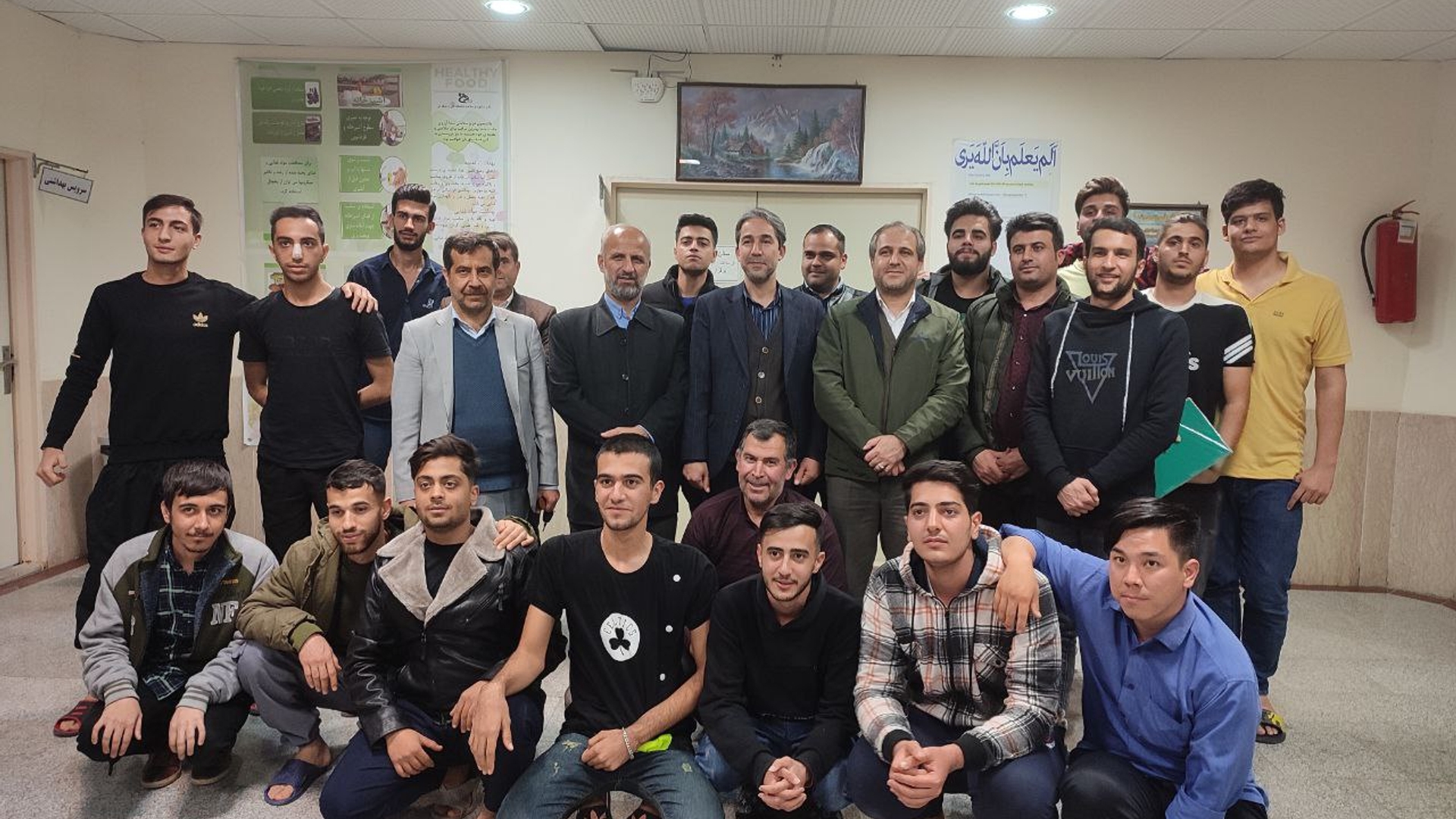 بازدید شبانه ی معاون استاندار و فرماندار ویژه ساوه از خوابگاه دانشجویی