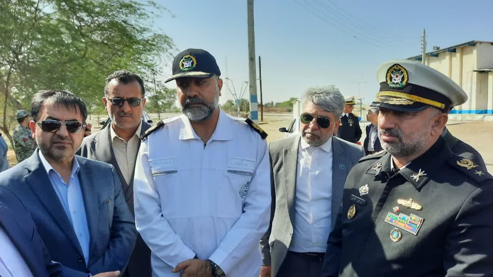 بازدید مدیران ارشد استان از بنادر جنوب کشور: در پی بازدید معاونین نیروی دریایی ارتش جمهوری اسلامی ایران از واحدهای تولیدی استان مرکزی در ۱۱ بهمن ۱۴۰۱ و شناسایی توانمندی های صنایع بزرگ استان،  استاندار مرکزی، نماینده مردم اراک،خنداب و کمیجان در مجلس شورای اسلامی، معاون هماهنگی امور اقتصادی استانداری مرکزی،رئیس سازمان مدیریت و برنامه ریزی ،مدیرکل صنعت،معدن وتجارت استان مرکزی و تعدادی از مدیران  واحدهای تولیدی استان از بندر جاسک و سواحل مکران بازدید به عمل آوردند. در این بازدید که با همراهی جانشین نیروی دریایی ارتش جمهوری اسلامی صورت گرفت فرصت های حضور صنایع تولیدی استان در این بندر مورد بررسی قرار گرفت.
 یکشنبه ۲۳ بهمن ۱۴۰۱