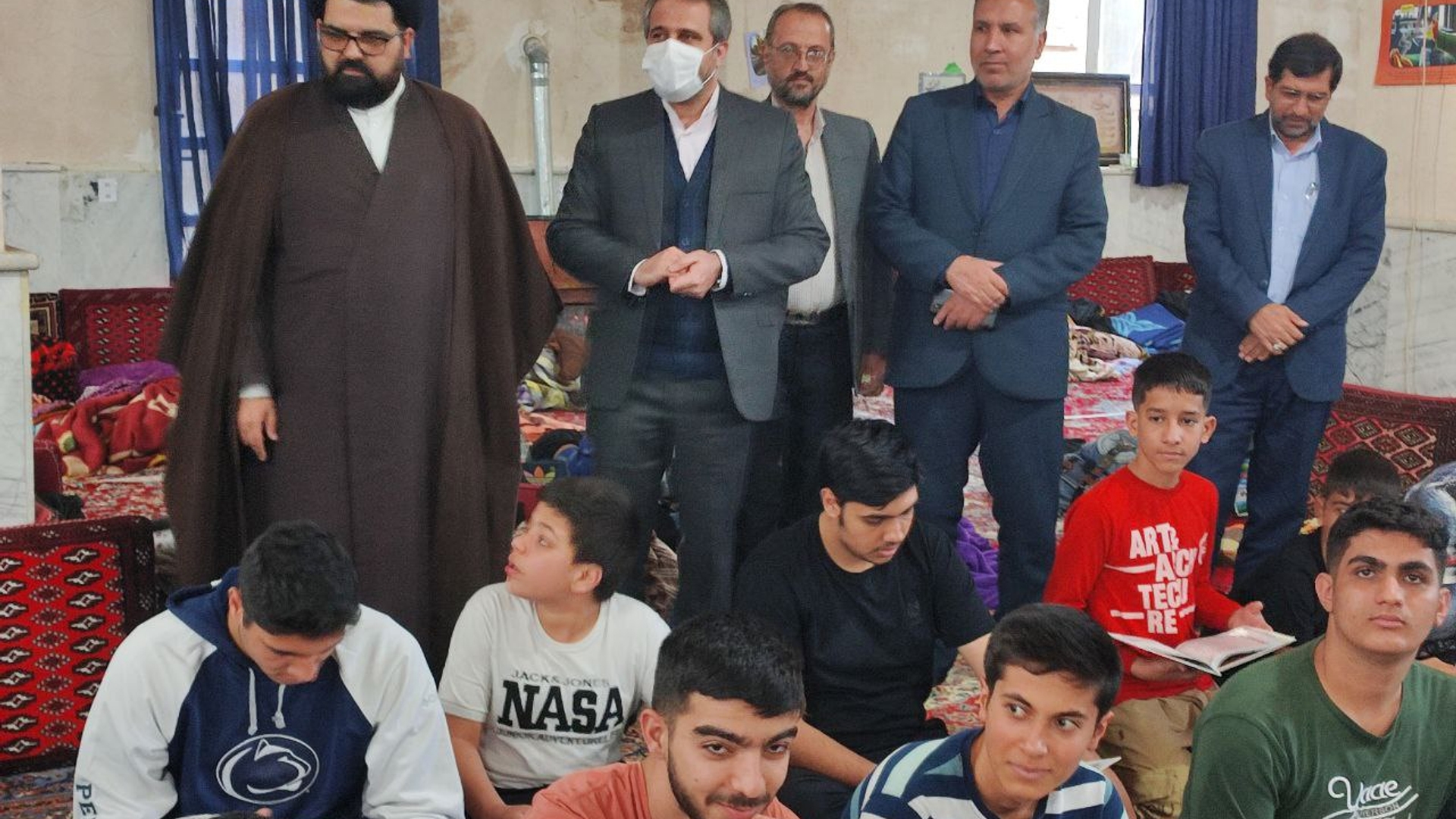 حضور مهدی الیاسی معاون استاندار و فرماندار ویژه شهرستان ساوه در جمع معتکفین