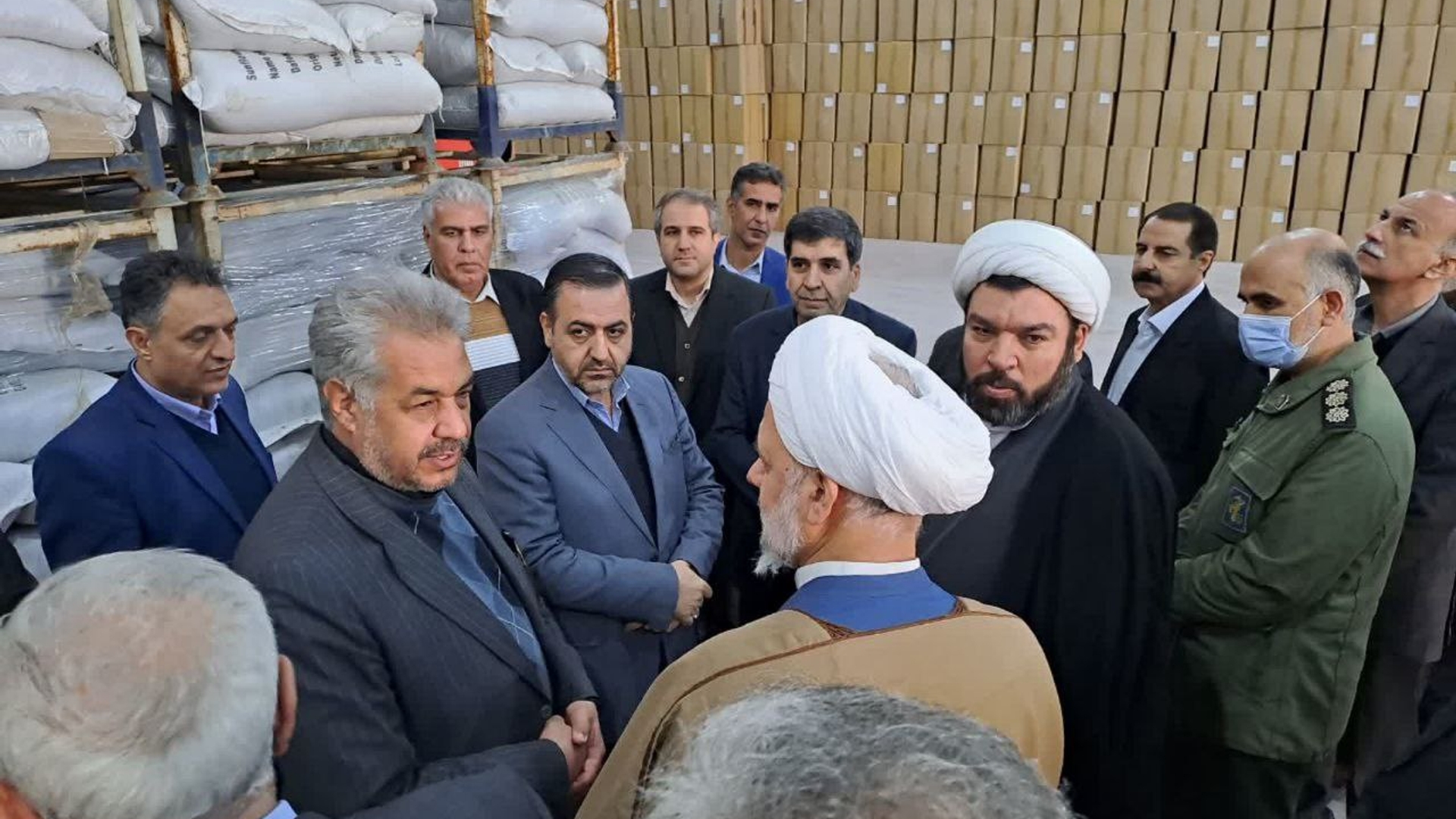 به مناسبت دهه ی مبارک فجر و با حضور جمعی از مسئولین و کارآفرینان انبار و سردخانه ی مواد غذایی و دارویی در شهر صنعتی کاوه به بهره برداری رسید.