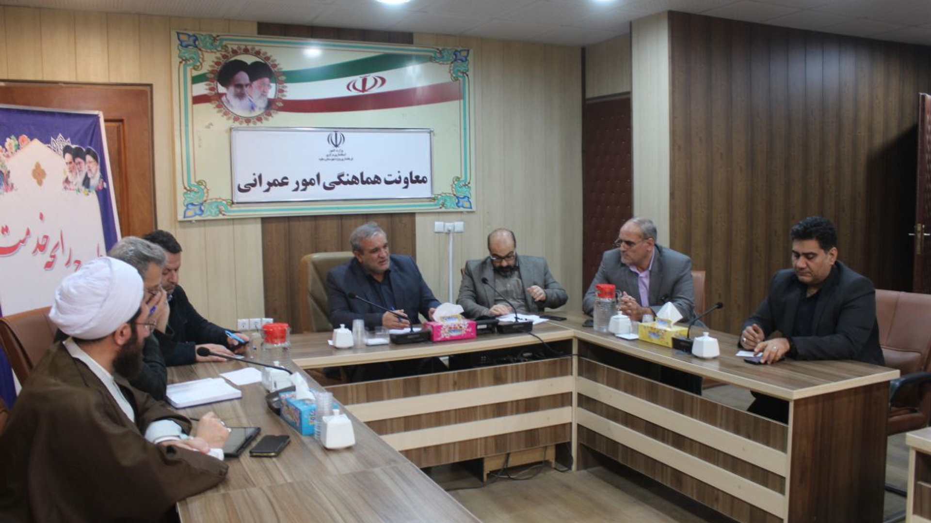 مدیر کل بنیاد مسکن انقلاب اسلامی در قالب طرح رایحه خدمت با حضور در فرمانداری ساوه ضمن دیدار چهره به چهره با مردم دستورات لازم برای رفع مشکلات آنها را صادر کرد.