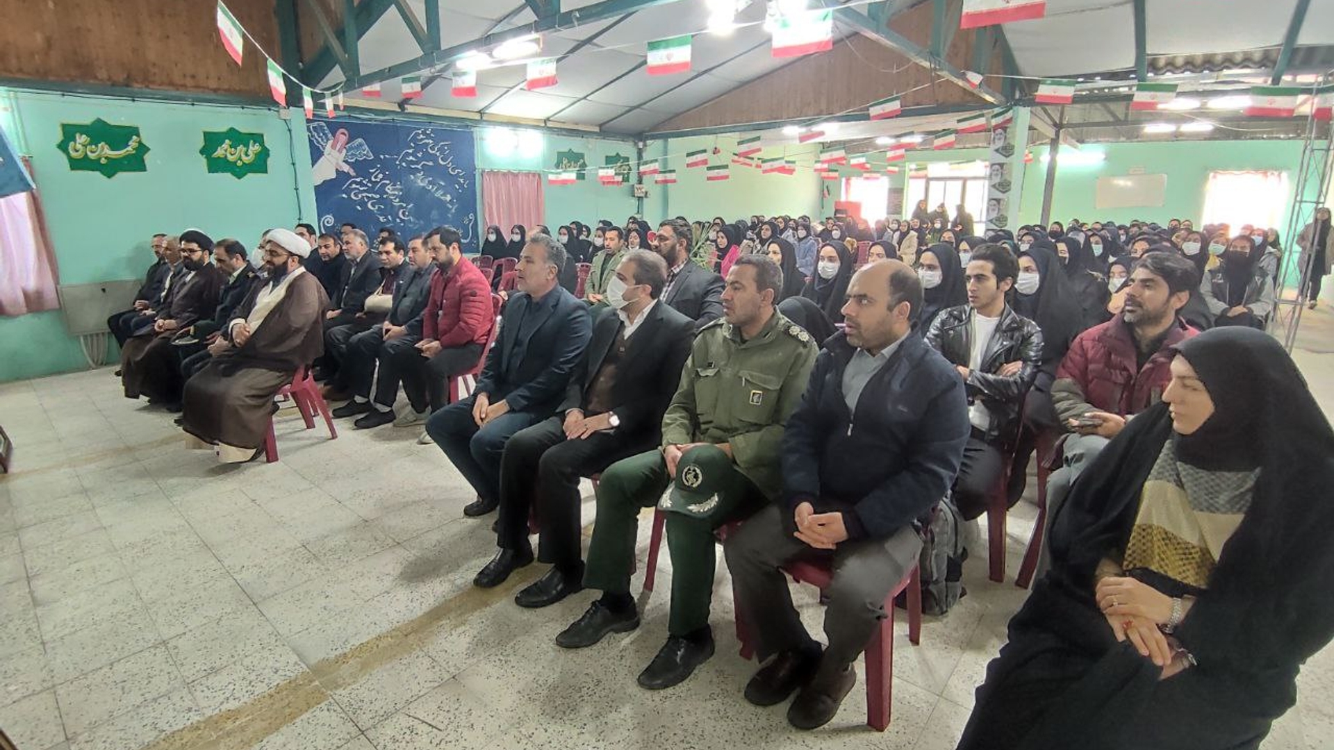 زنگ انقلاب در مدارس ساوه نواخته شد