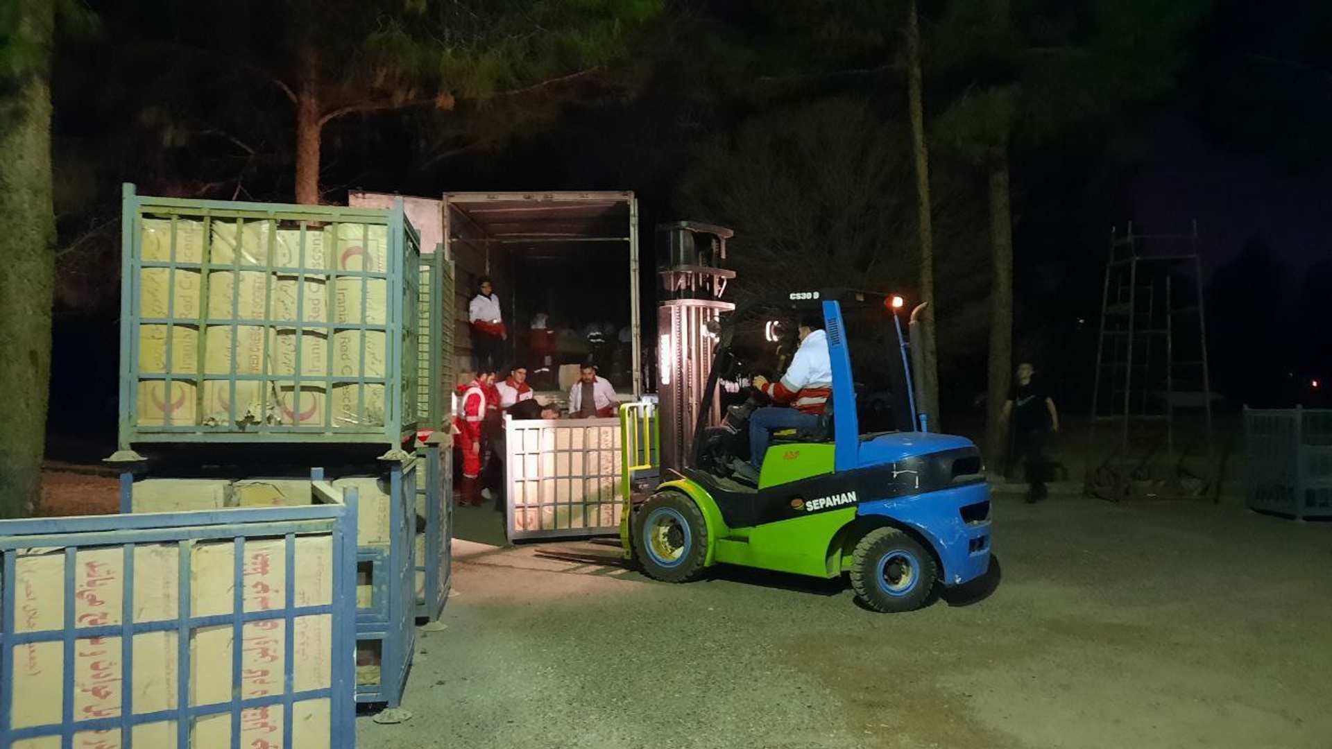 ساوه در کنار مردم زلزله زده خوی -