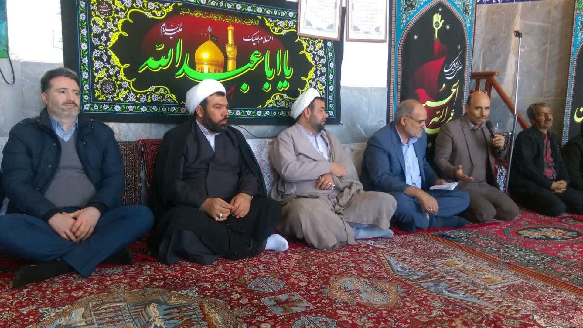 حجت الاسلام سبزی نماینده مردم شهرستان های ساوه و زرندیه به همراه حجت الاسلام دادخواه امام جمعه نوبران، حسنی معاون هماهنگی امور عمرانی فرمانداری، حیدری بخشدار نوبران و برخی از مدیران دستگاه های اجرایی، با حضور در روستاهای خانقاه ، کمال لو ، سنگستان و ینگی قلعه از نزدیک با مشکلات مردم آشنا شدند و تصمیماتی برای حل آنها اتخاذ شد.