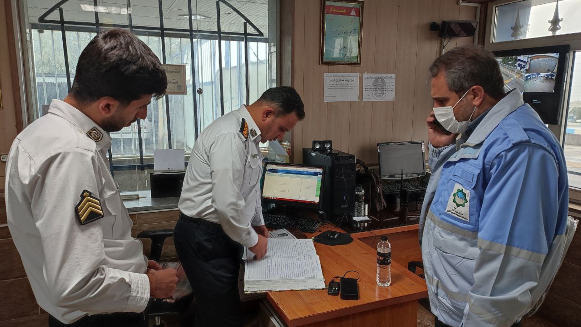 مهدی الیاسی ، معاون استاندار و فرماندار ویژه شهرستان ساوه با حضور در پاسگاه های پلیس راه شهرستان ساوه از وضعیت محورهای مواصلاتی آگاه شد.