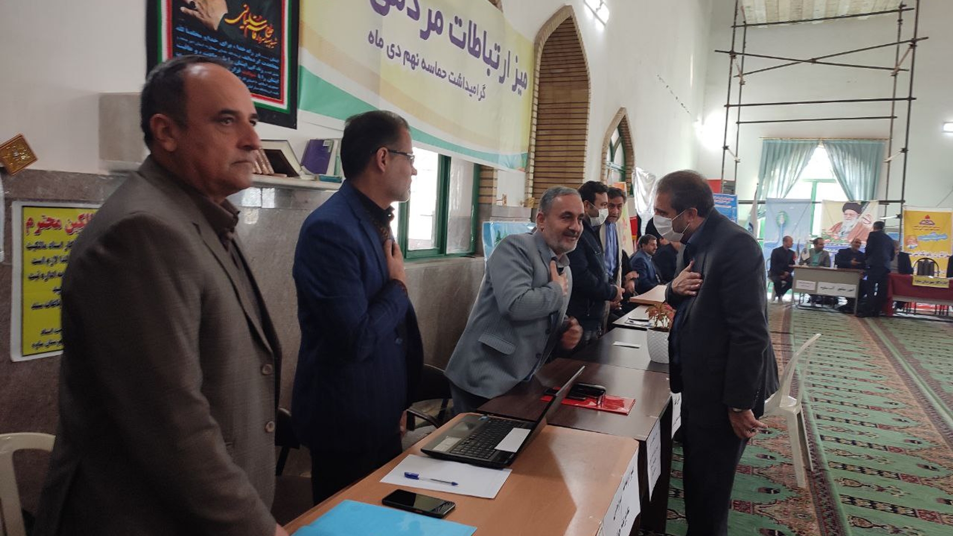 میز ارتباطات مردمی و خدمت توسط شورای اداری شهرستان ساوه