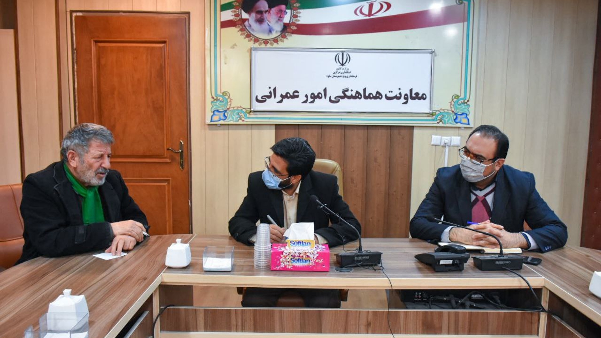 مدیر کل تعاون ، کار و رفاه اجتماعی استان  در قالب طرح رایحه خدمت با حضور در فرمانداری ساوه ضمن دیدار چهره به چهره با مردم دستورات لازم برای رفع مشکلات آنها را صادر کرد.