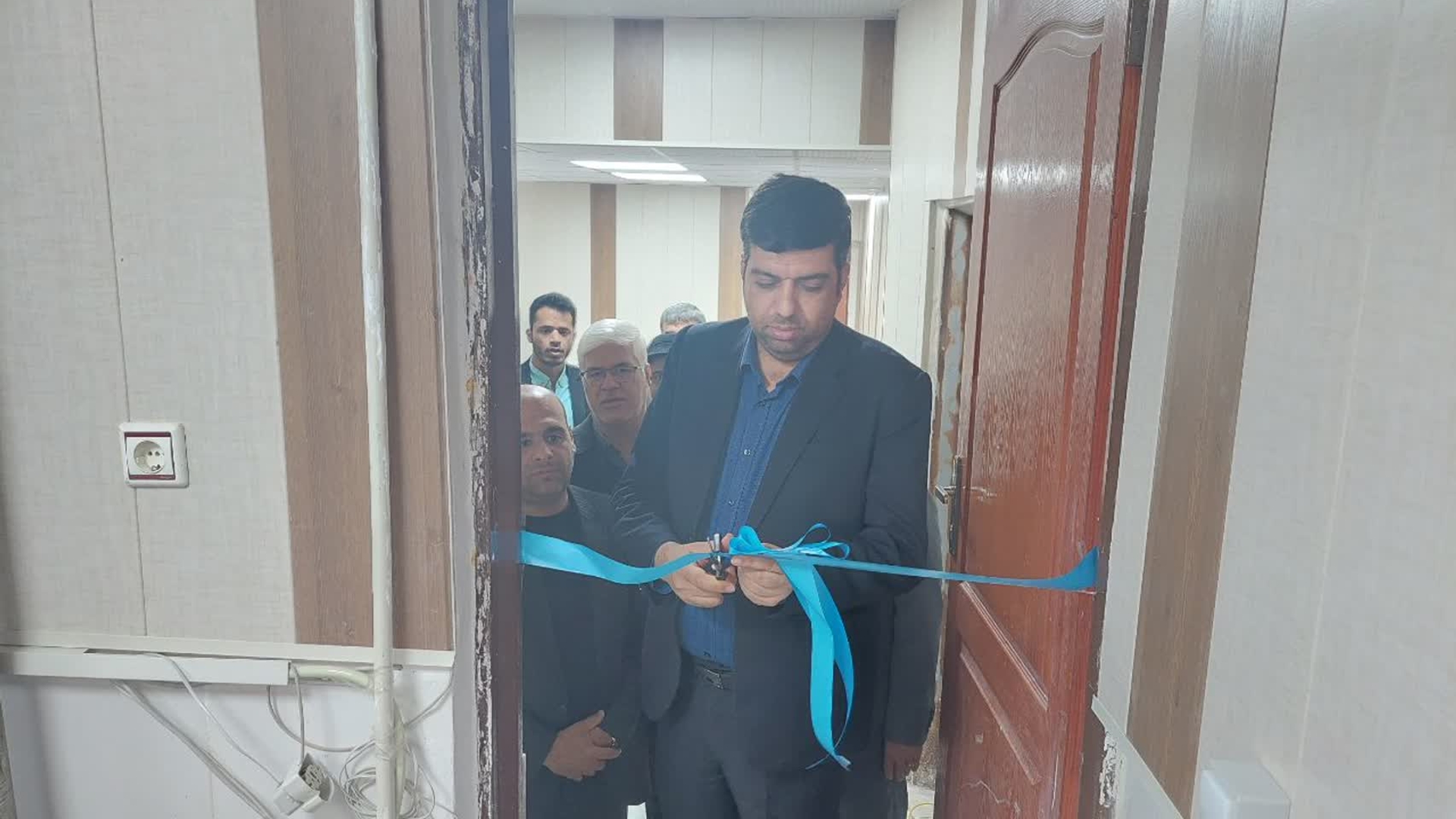 بازدید  هادی فرماندارشهرستان اراک  از بازسازی  ساختمان اداری شهرداری داوداباد وافتتاح نماز خانه و ساختمان بازسازی شده شهرداری داوداباد در روز عید مبعث