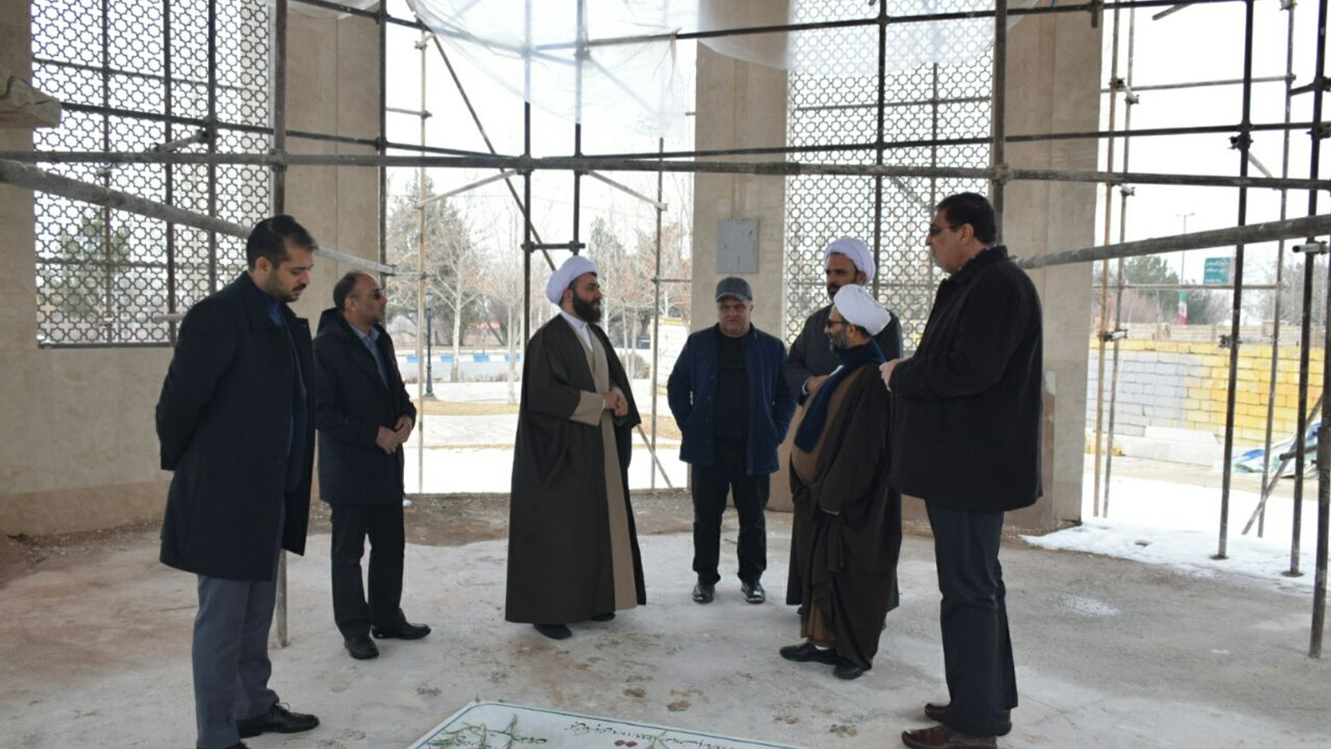 بررسی میدانی روند تکمیل بنای یادمان شهید گمنام در نیم ور