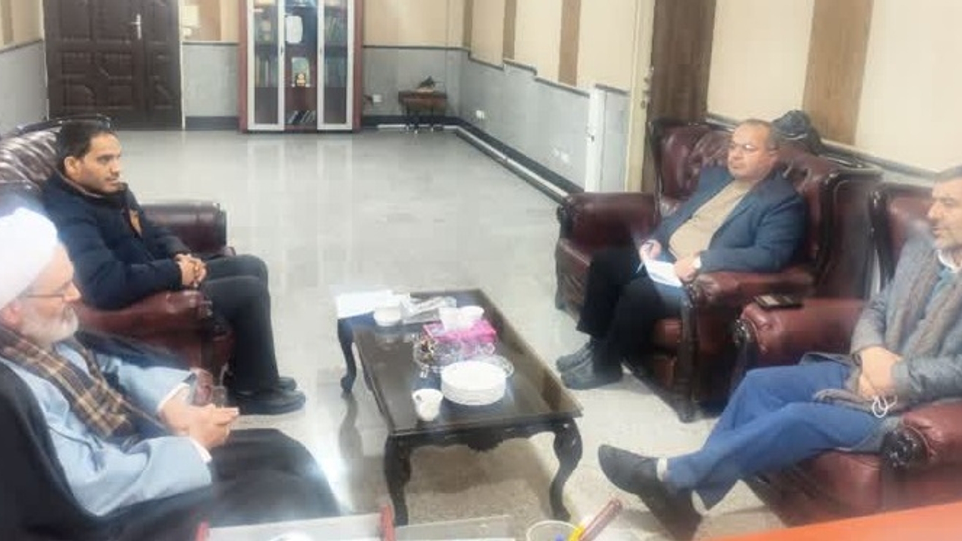 نشست امام جمعه پرندک با فرماندار