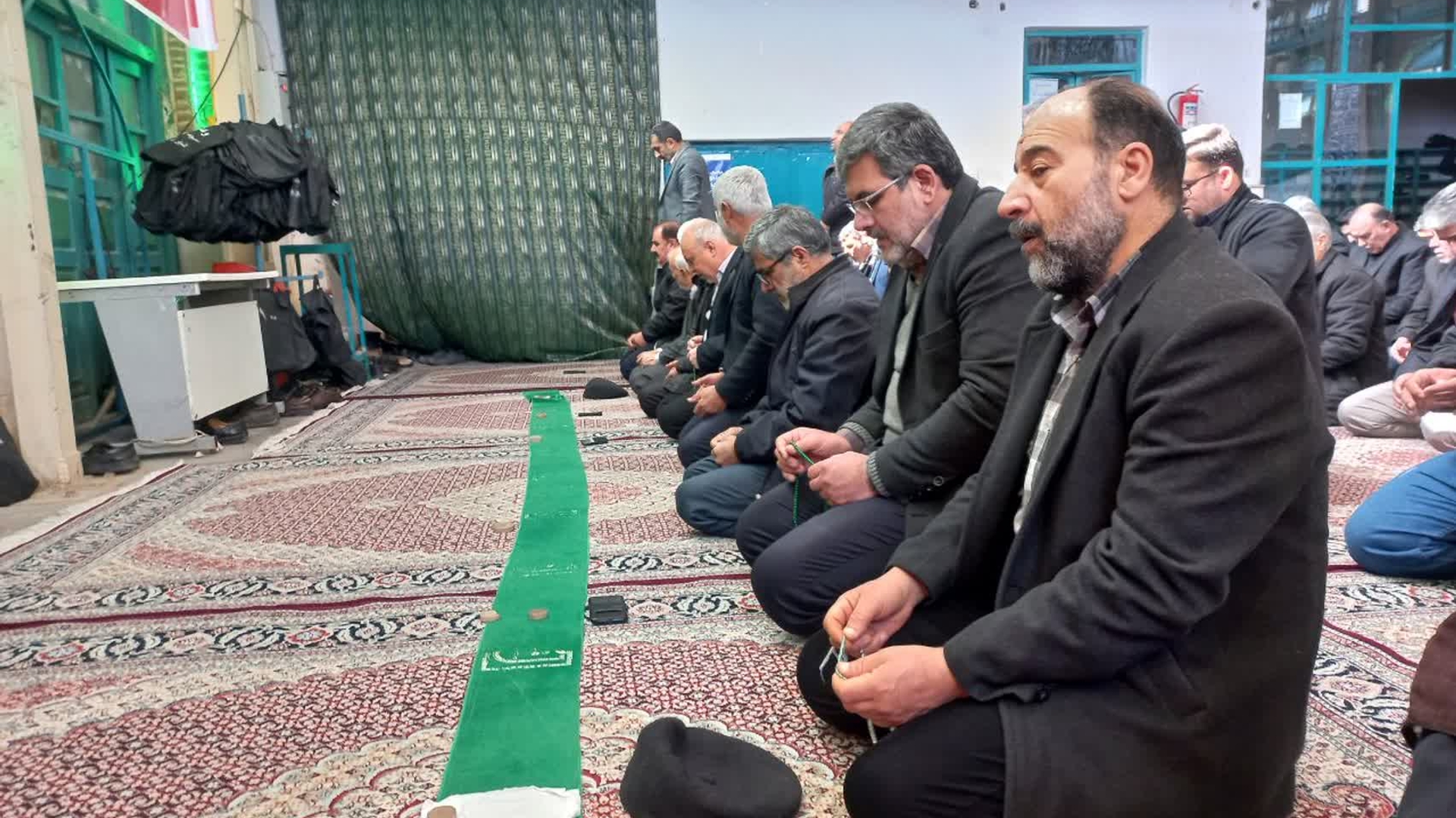 فریضه نماز جمعه مورخ ۱۴۰۱-۱۱-۲۸ به امامت حجت الاسلام عطاالهی امام جمعه بخش زاویه و با حضور جناب آقای مهری سرپرست فرمانداری ،  جناب آقای شالیان مقدم بخشدار ، مدیران بخش و مردم شریف شهر زاویه برگزار گردید