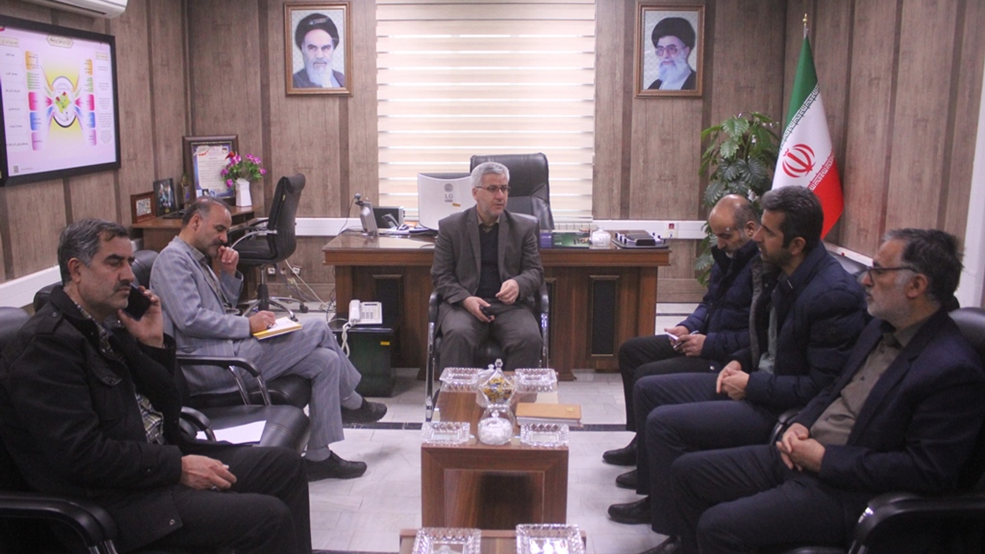 جلسه بررسی مشکلات آب شرب روستای قیاپا شهرستان خمین برگزار شد