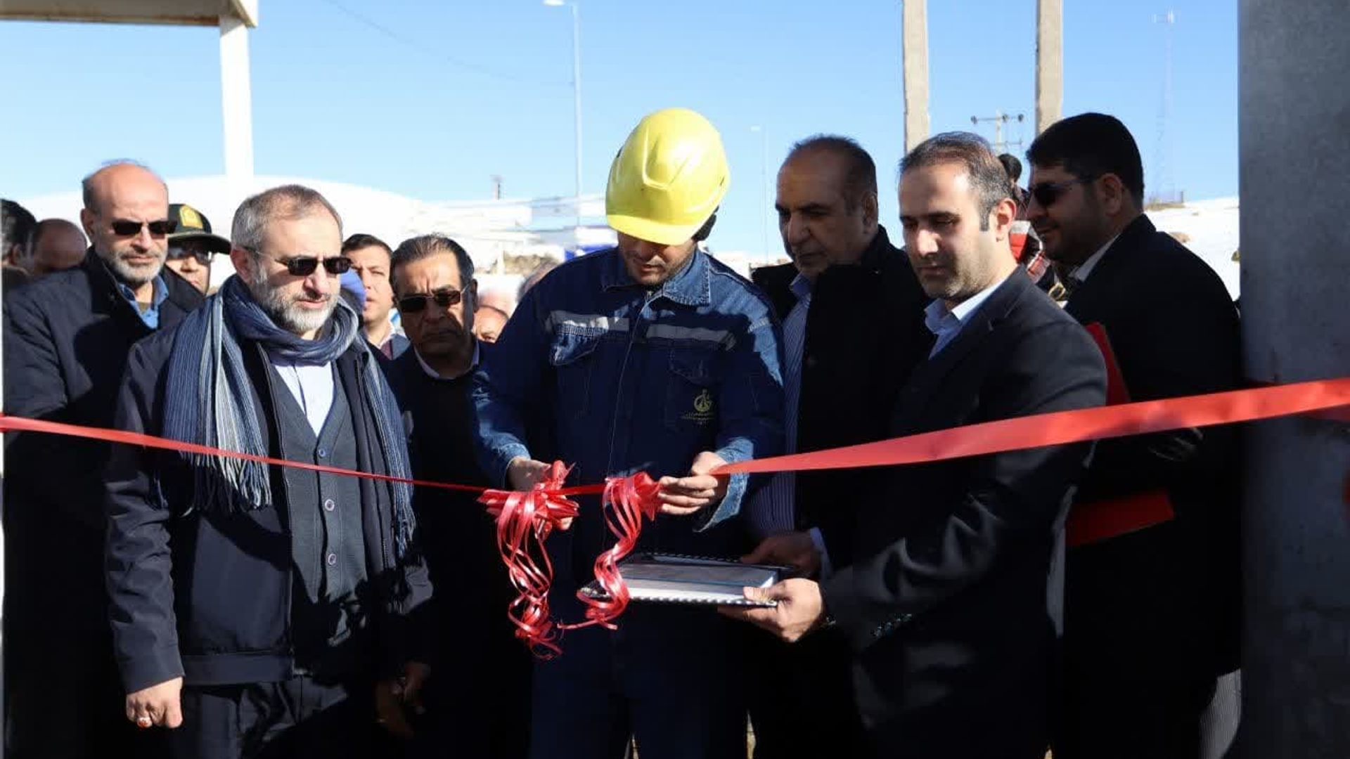 هم‌زمان با پنجمین روز از دهه مبارک فجر انقلاب اسلامی با حضور استاندار مرکزی، نماینده مردم تفرش، آشتیان و فراهان در مجلس شورای اسلامی، معاون هماهنگی امور عمرانی استاندار و فرماندار تفرش، پروژه بهسازی آسفالت گردنه نقره کمر و تکمیل روشنایی مسیر با اعتبار ۲۱۵ میلیارد ریال به بهره‌برداری رسید.