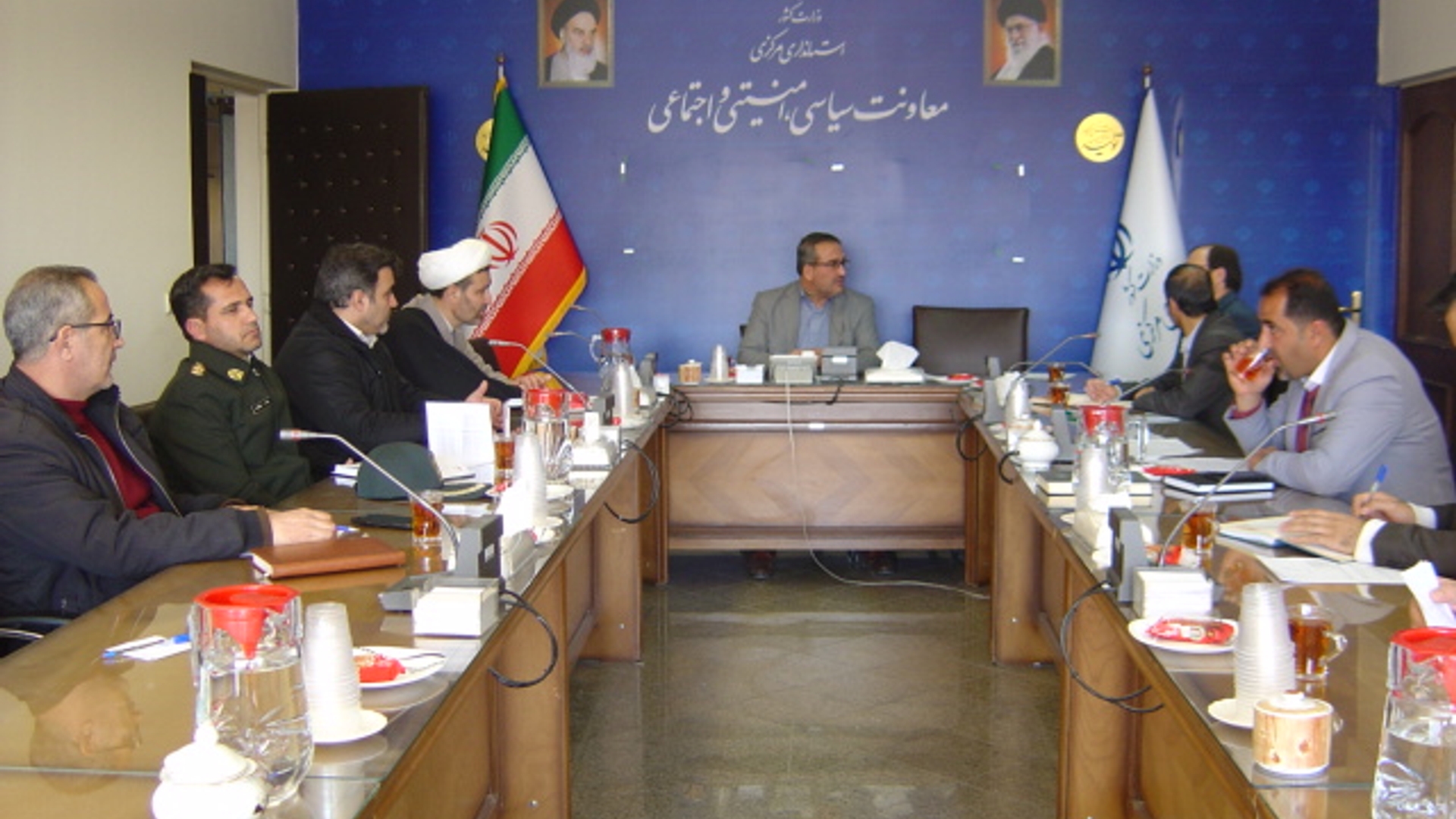 جلسه مشترک کمیسیون ارتقای امنیت گردشگران خارجی و مقصد های گردشگران استان با کارگروه پیشگیری مقابله با جعل مدارک و اسناد رسمی استان درساعت 13-00 مورخ 1-12-1401 برگزار گردید.