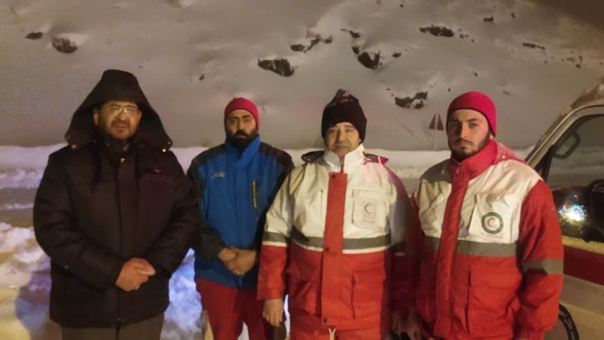 حضور وبازدیدمیدانی فرماندار شهرستان تفرش به اتفاق رئیس اداره راهداری شهرستان از وضعیت جاده های شهرستان وگردنه نقره کمر وگیان دوشنبه ۲۴بهمن ساعت ۱بامداد