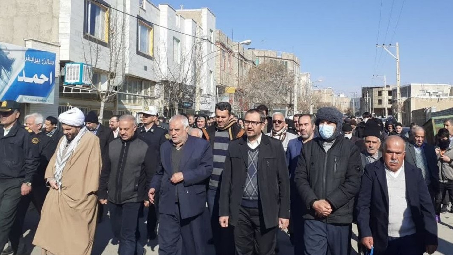 راهپیمایی مردم در اعتراض به اهانت نشریه فرانسوی به رهبر انقلاب، ساحت مرجعیت و انقلاب اسلامی ایران به روایت تصویر