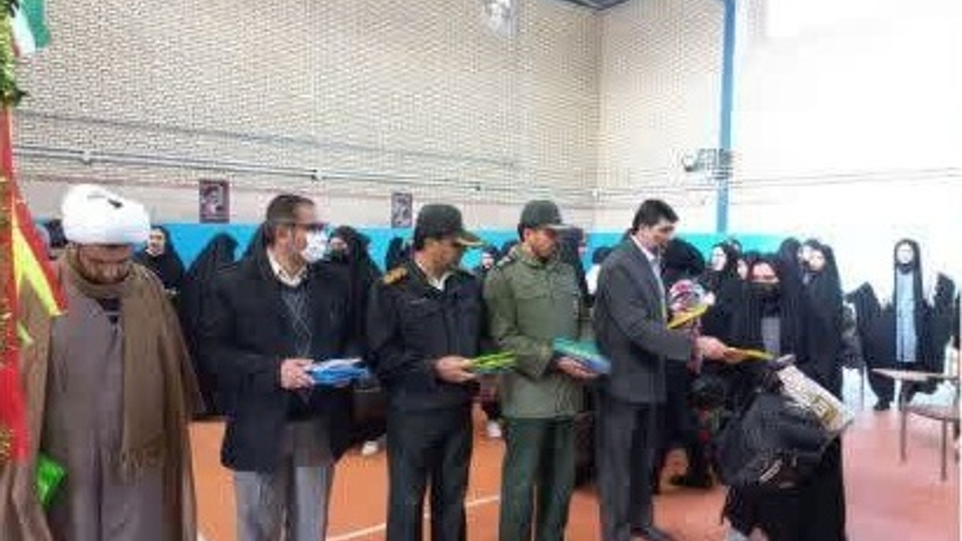 مراسم بدرقه کاروان راهيان نور  دانش آموزان دختر دوره متوسطه دوم  شهرستان کمیجان برگزار گرديد