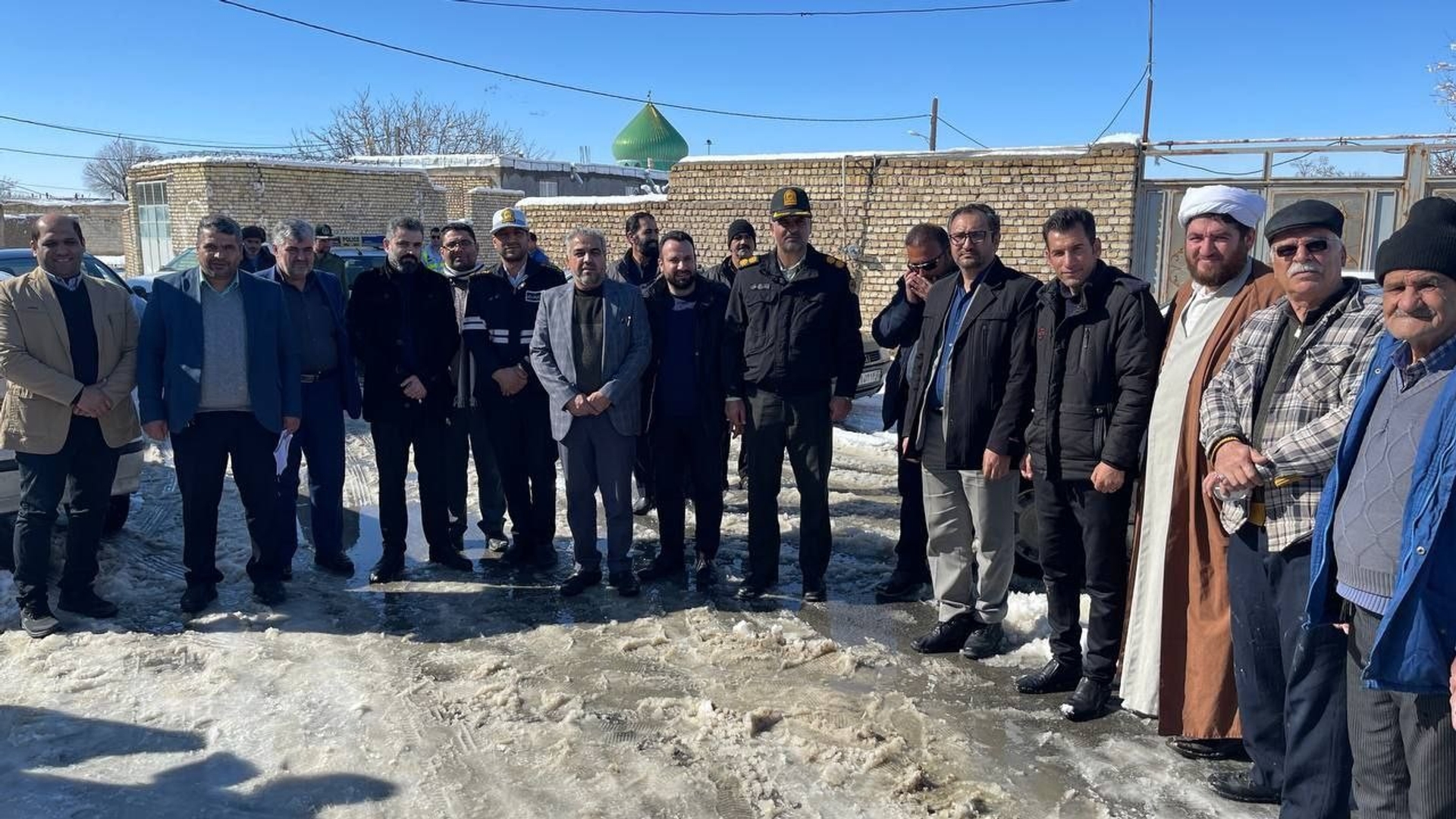 حضور و بازدید مسئولین شهرستان از پروژه های عمرانی اجرایی بخشداری و دهیاری در روستای اسفندان