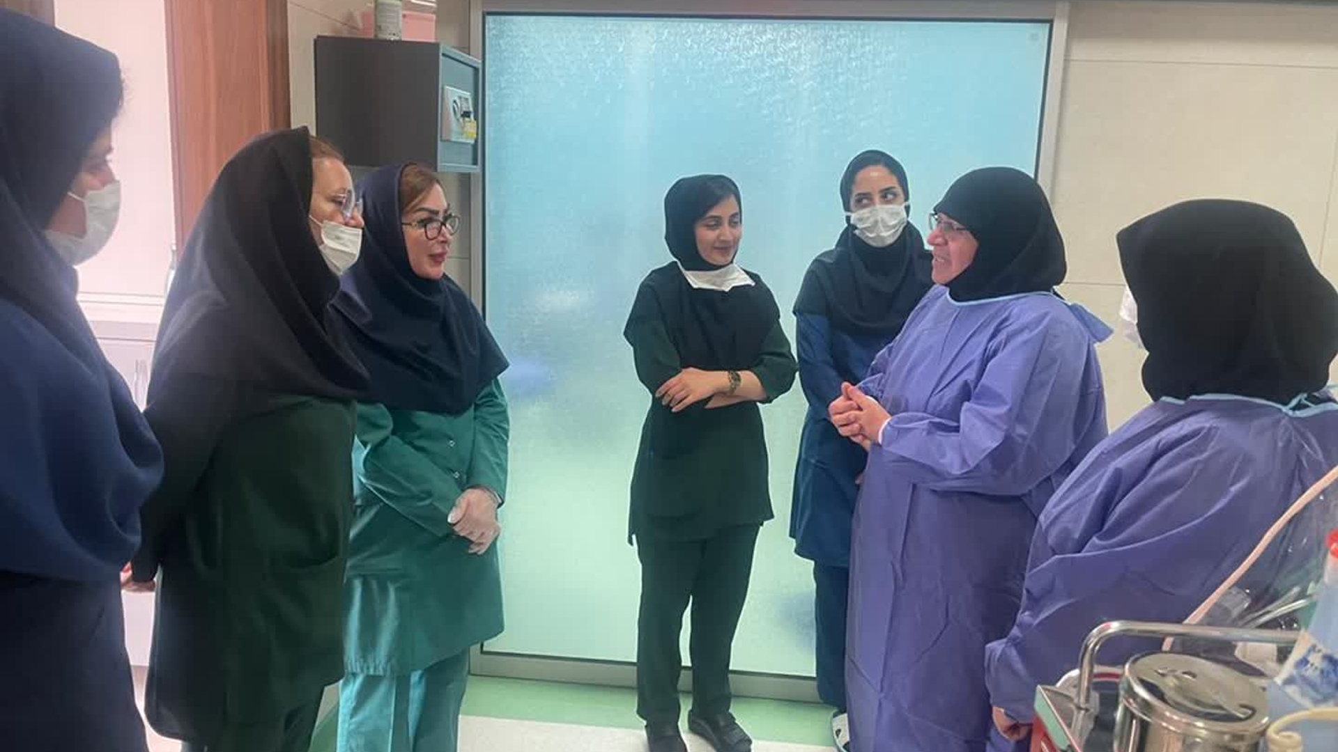 بازدید سرکارخانم مفتح زاده مدیرکل بانوان استانداری مرکزی از کلینیک ناباروری رستاک در بیمارستان سینا و بررسی وضعیت و چالشهای روبروی این مرکز و به همراه مسئول ستاد مردمی جمعیت و کارشناس جمعیت دفتر و  نیز  طرح های  پیشنهادی  رئیس  کلینیک رستاک  که تاثیر  خوبی در  هم افزایی دستگاه هایی مثل بهزیستی و کمیته امداد و آموزش و پرورش مورد  مطالعه قرارگرفت و برای حضور درجلسه ستاد جمعیت از ایشان دعوت به  عمل  آمد  .  ١٤٠١-١١-٢٣