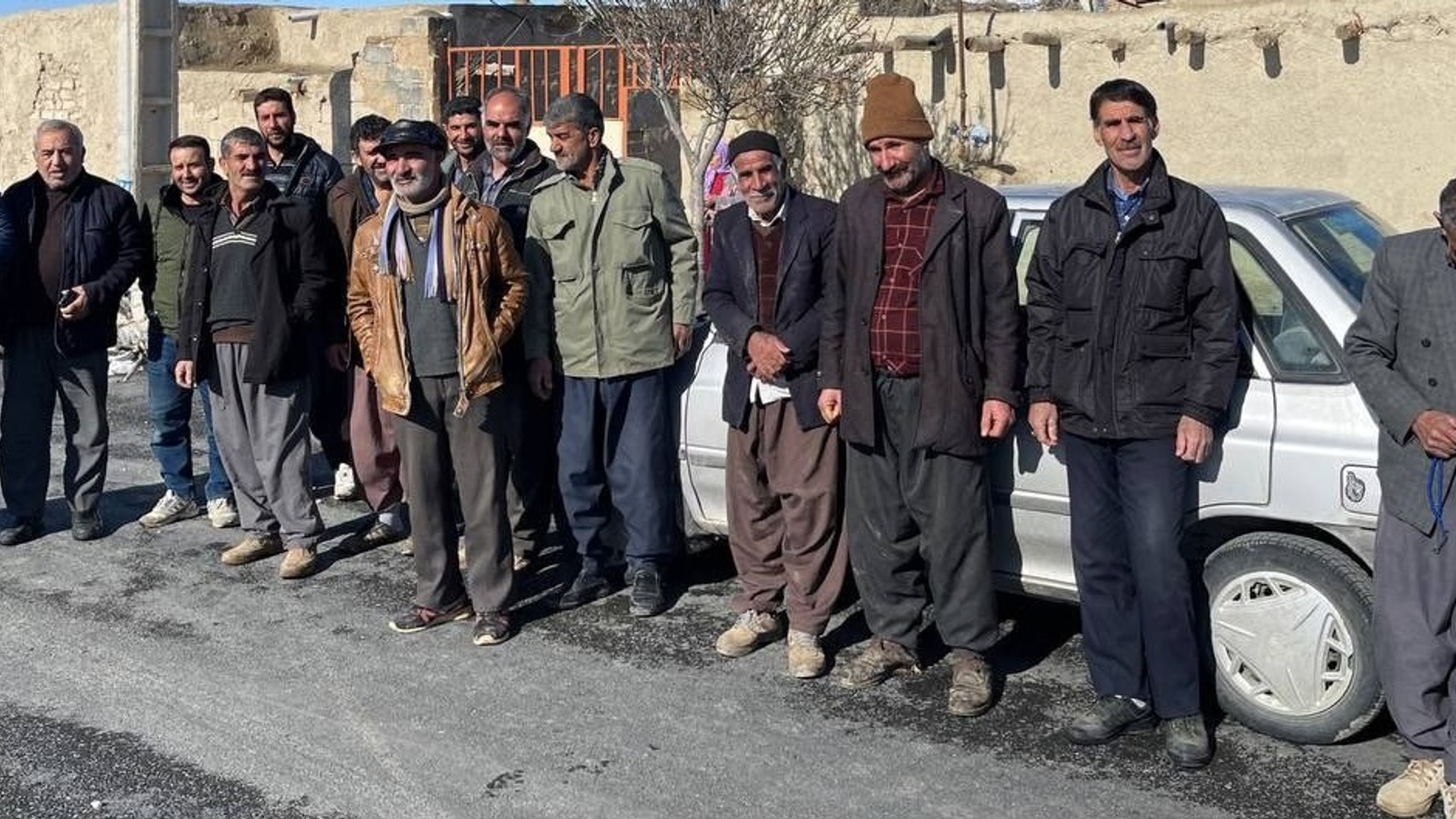 حضور و بازدید مسئولین شهرستان از پروژه های عمرانی اجرایی بخشداری و دهیاری در روستای یاسبلاغ