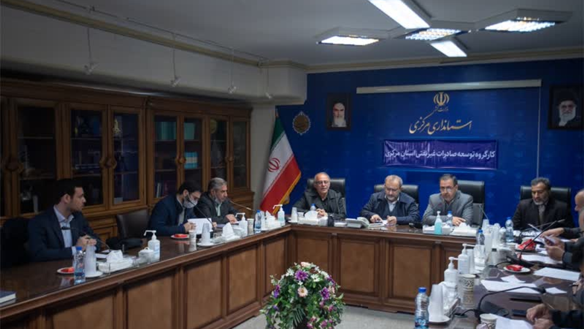 کارگروه توسعه صادرات غیرنفتی استان با حضور استاندار و مشاور رئیس سازمان توسعه تجارت ایران در امور روسیه و رییس میز روسیه ، معاون هماهنگی امور اقتصادی و توسعه منطقه ای استاندار ، مدیرکل دفتر هماهنگی امور اقتصادی و سایر اعضا برگزار شد.
سه شنبه 2 اسفند 1401