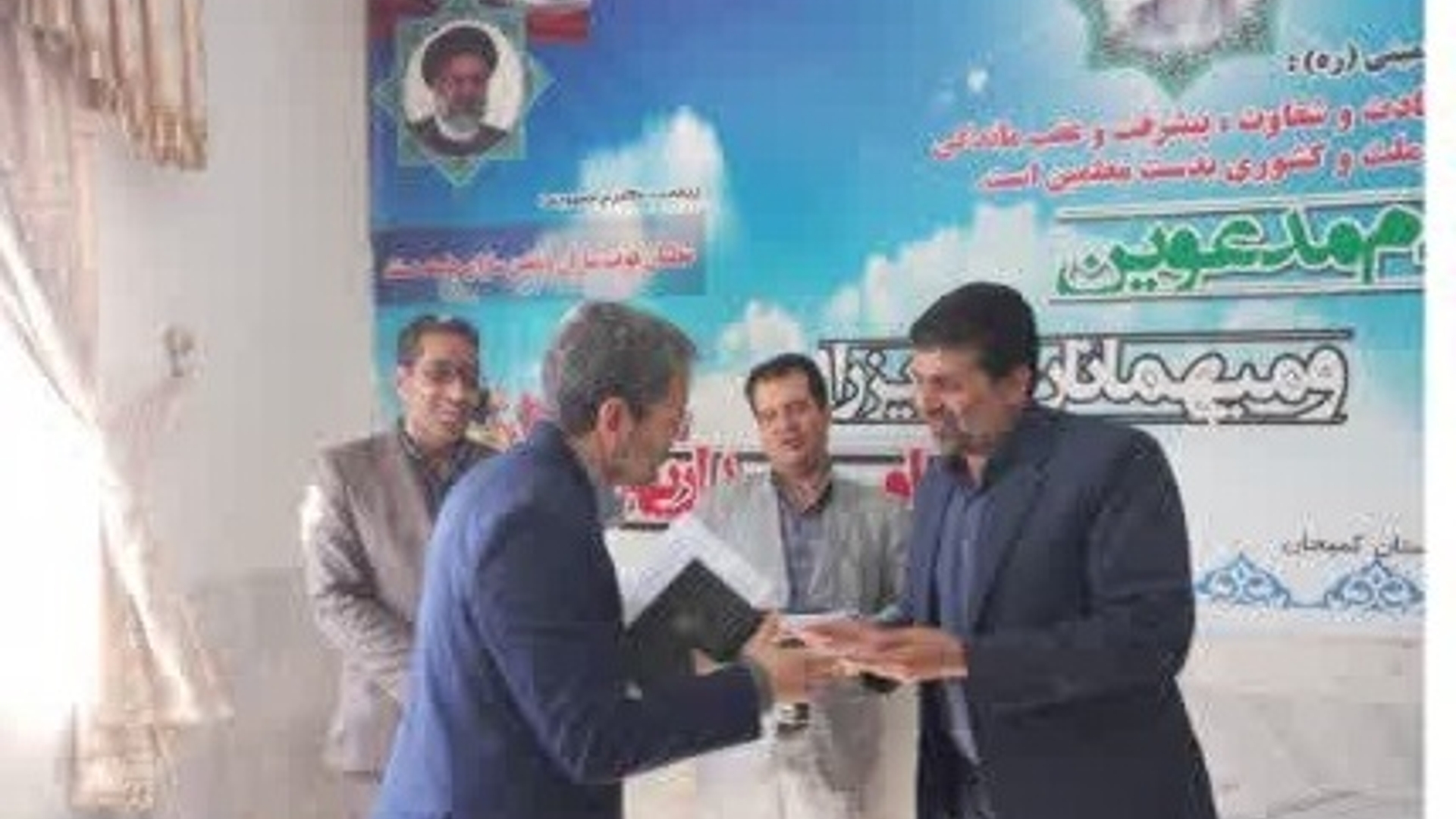 با حضور رئیس اداره مشارکت های مردمی آموزش و پرورش اداره کل استان مرکزی جلسه شورای معاونین آموزش و پرورش شهرستان برگزار شد