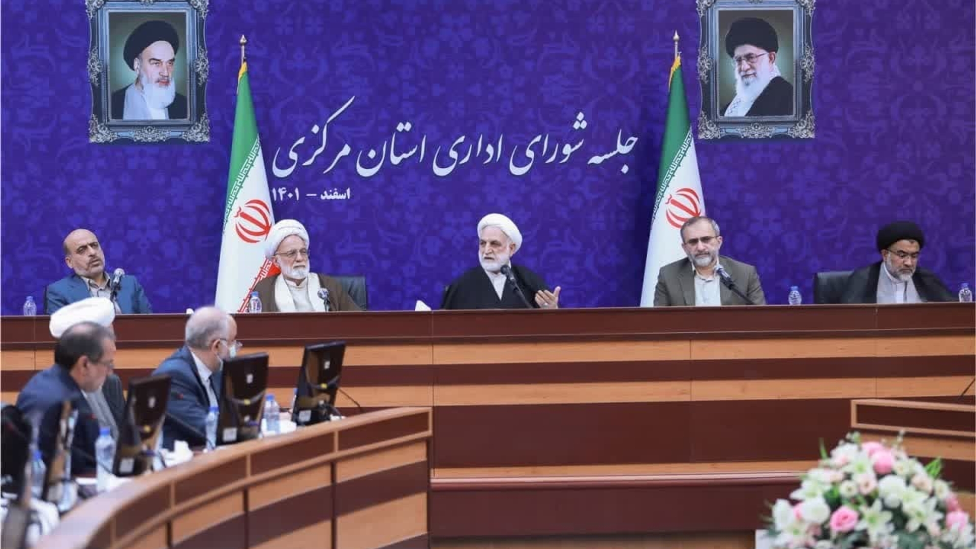 جلسه شورای اداری استان مرکزی رفع مشکلات اقتصادی مردم در اولویت اقدامات دولت سیزدهم است