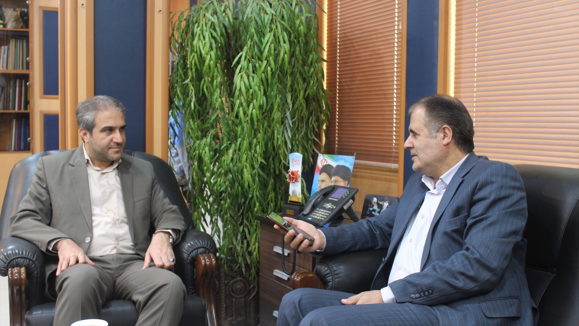 مدیر عامل شرکت آب منطقه ای استان مرکزی با مهدی الیاسی معاون استاندار و فرماندار ویژه شهرستان ساوه دیدار و گفتگو کرد.