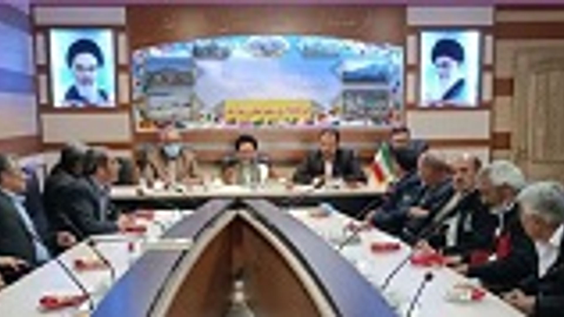 دیدار معاون فرماندار و امام جمعه شهر شازند با جانبازان سرافراز دفاع مقدس