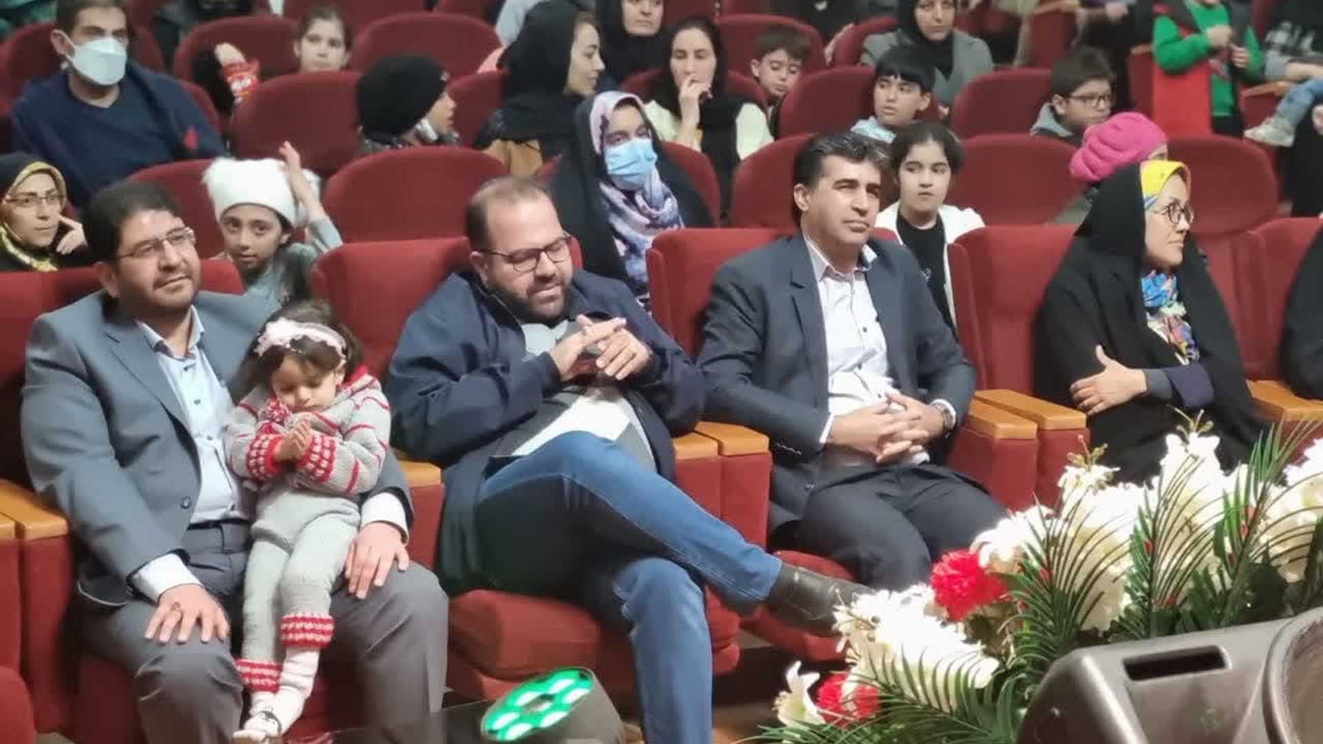 به مناسبت میلاد با سعادت حضرت علی اکبر و روز جوان مراسم جشن در سالن آمفی تئاتر پروفسور حسابی با حضور محمدرضا رضایی فرماندار تفرش و جمعی دیگر از مسئولین و آحاد مردم با همکاری شهرداری و شورای شهر  برگزار گردید.