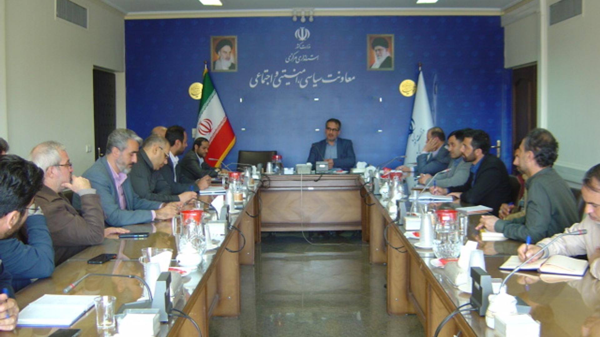 جلسه کمیسیون حفاظت از اماکن و تاسیسیات طبقه بندی شده و کارگروه امنیت و دفاع پدافند غیر عامل استان ساعت 00-13 مورخ 14-12-1401 به ریاست آقای رحیمی تبار مدیر کل امنیتی و انتظامی برگزار گردید.