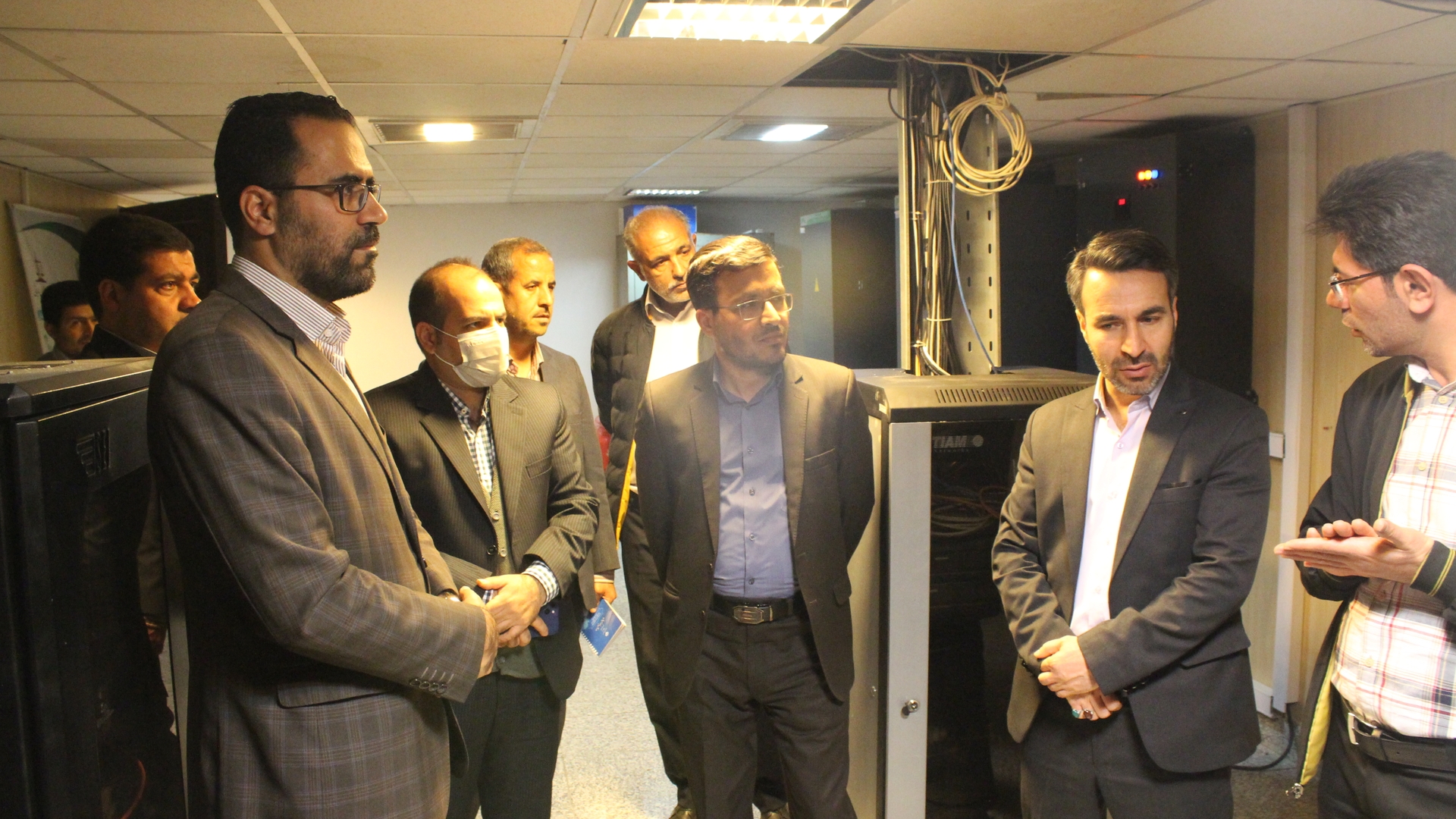 بازدید از اتاق سرور اداره کل امور مالیاتی استان