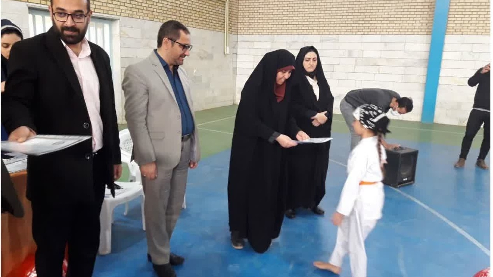 تقدیر از مقام های برتر کاراته کیوکوشین شین رزم ذوالفقار بانوان گرامیداشت هفته جوان