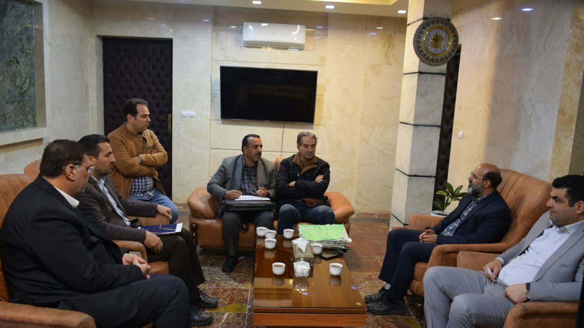 جلسه بررسی مشکلات پیمانکار جاده زیراب