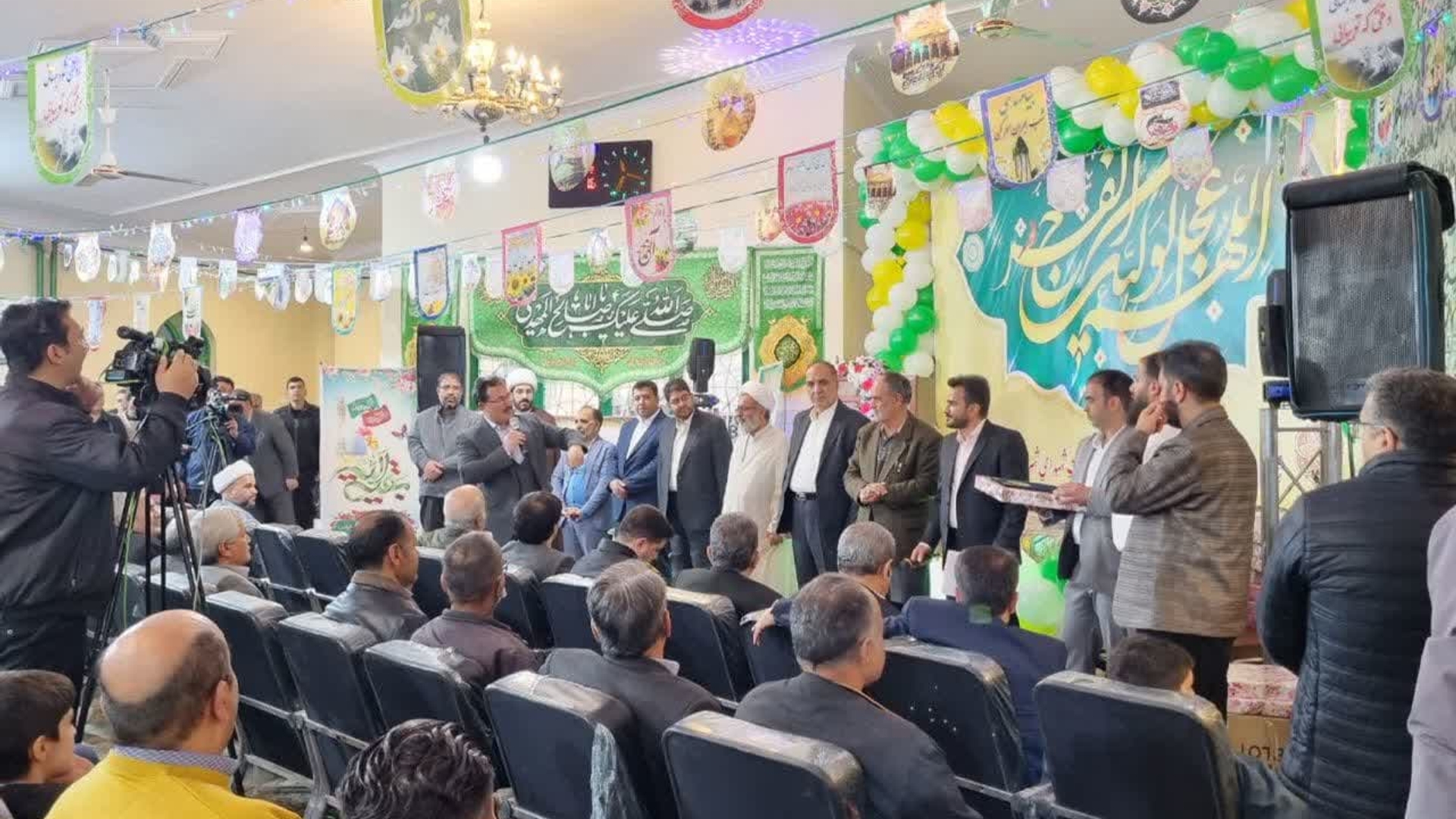 مراسم جشن نیمه شعبان وتجلیل از جانبازان وایثارگران روستای شهراب باحضور مهندس محمدرضارضایی فرماندار شهرستان تفرش، درودیان بخشدار مرکزی، دکتربیاتی نماینده مردم شهرستان تفرش، دکتر اجرائی امام جمعه تفرش وسایر مسئولین ومردم شریف روستای شهراب برگزار گردید. دراین مراسم همچنین از زحمات فرماندار ، بخشدار ،نماینده ،امام جمعه وسایر مسئولین شهرستان توسط شورای اسلامی ودهیاری روستا با لوح تقدیر قدردانی گردید