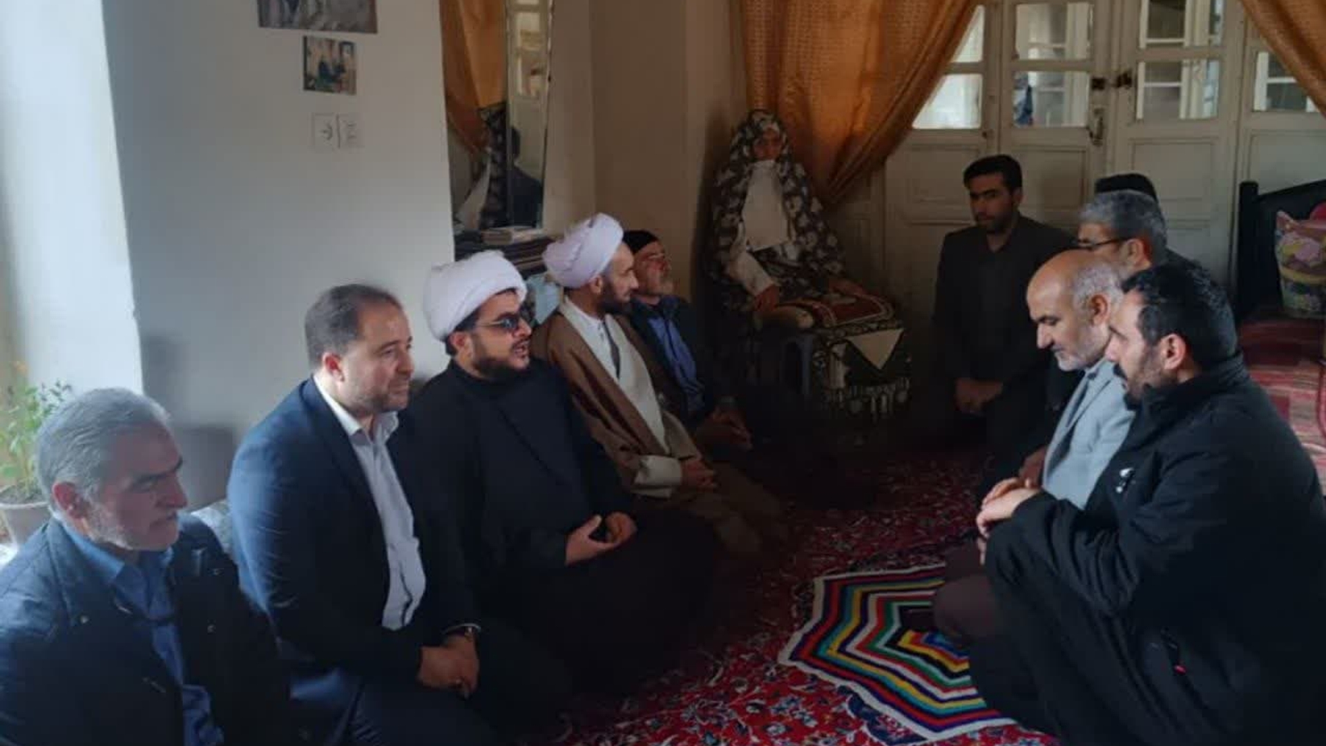 دیدار فرماندار شهرستان خنداب با خانواده های معظم شهیدان والامقام "محمد غلامی و حمید متقی زاده "