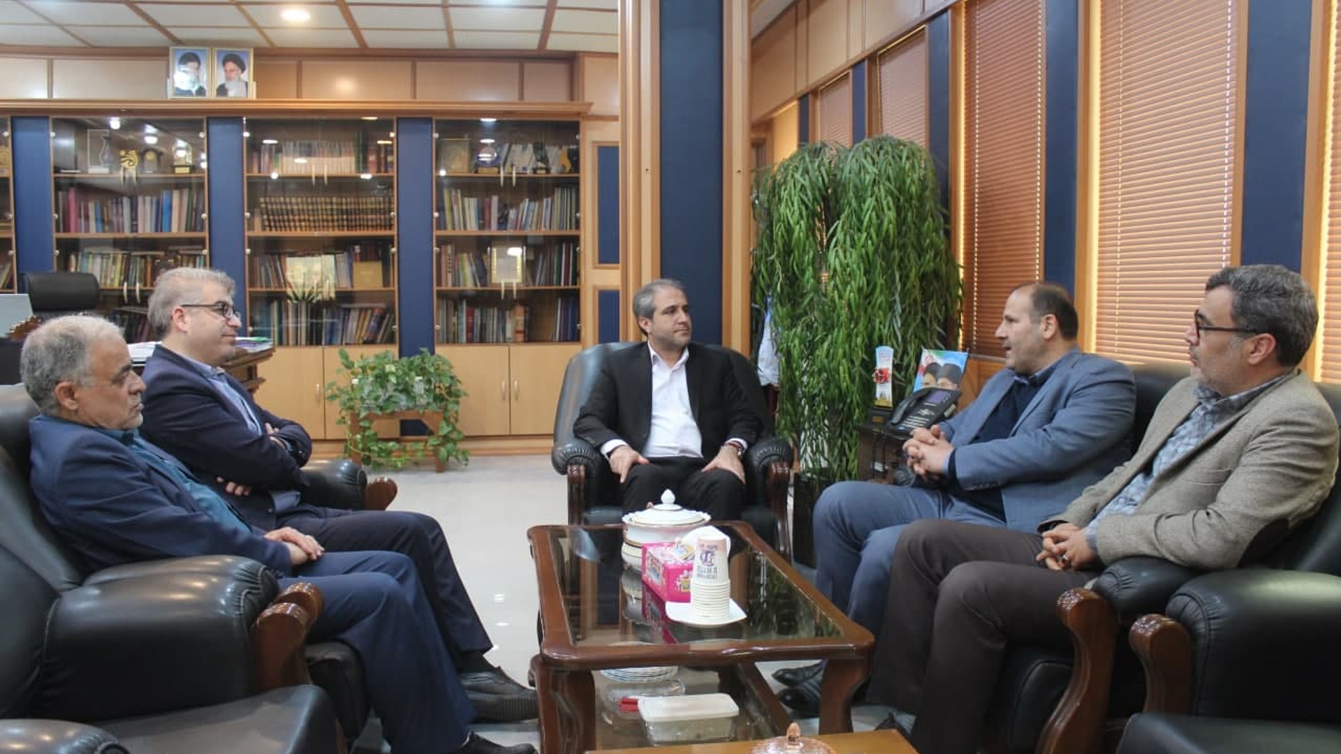 مدیر عامل شرکت گاز استان مرکزی با مهدی الیاسی معاون استاندار و فرماندار ویژه شهرستان ساوه دیدار و گفتگو  کرد.