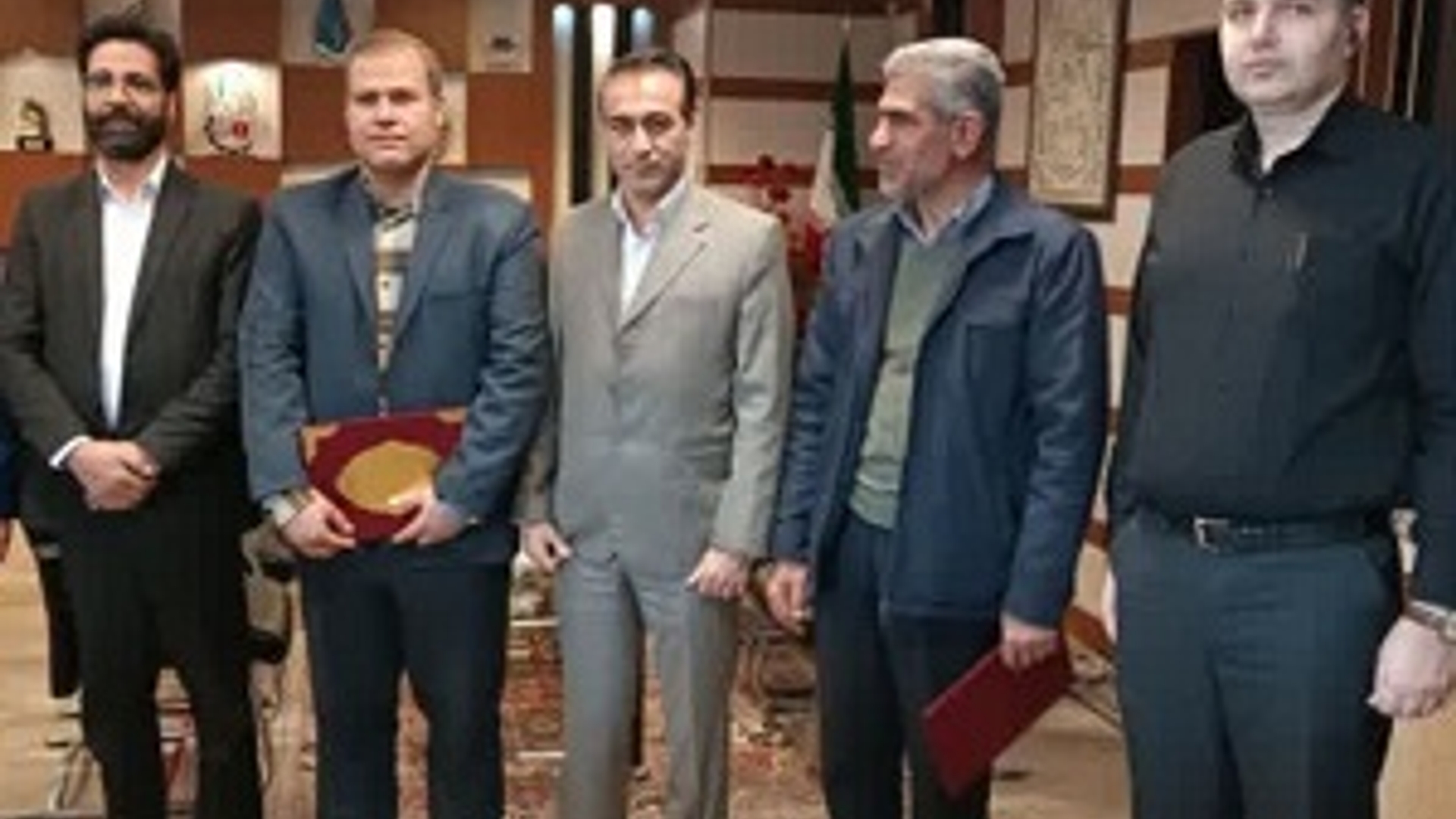 برگزاری آئین تکریم و معارفه سرپرست اداره تعاون، کار و رفاه اجتماعی شهرستان شازند