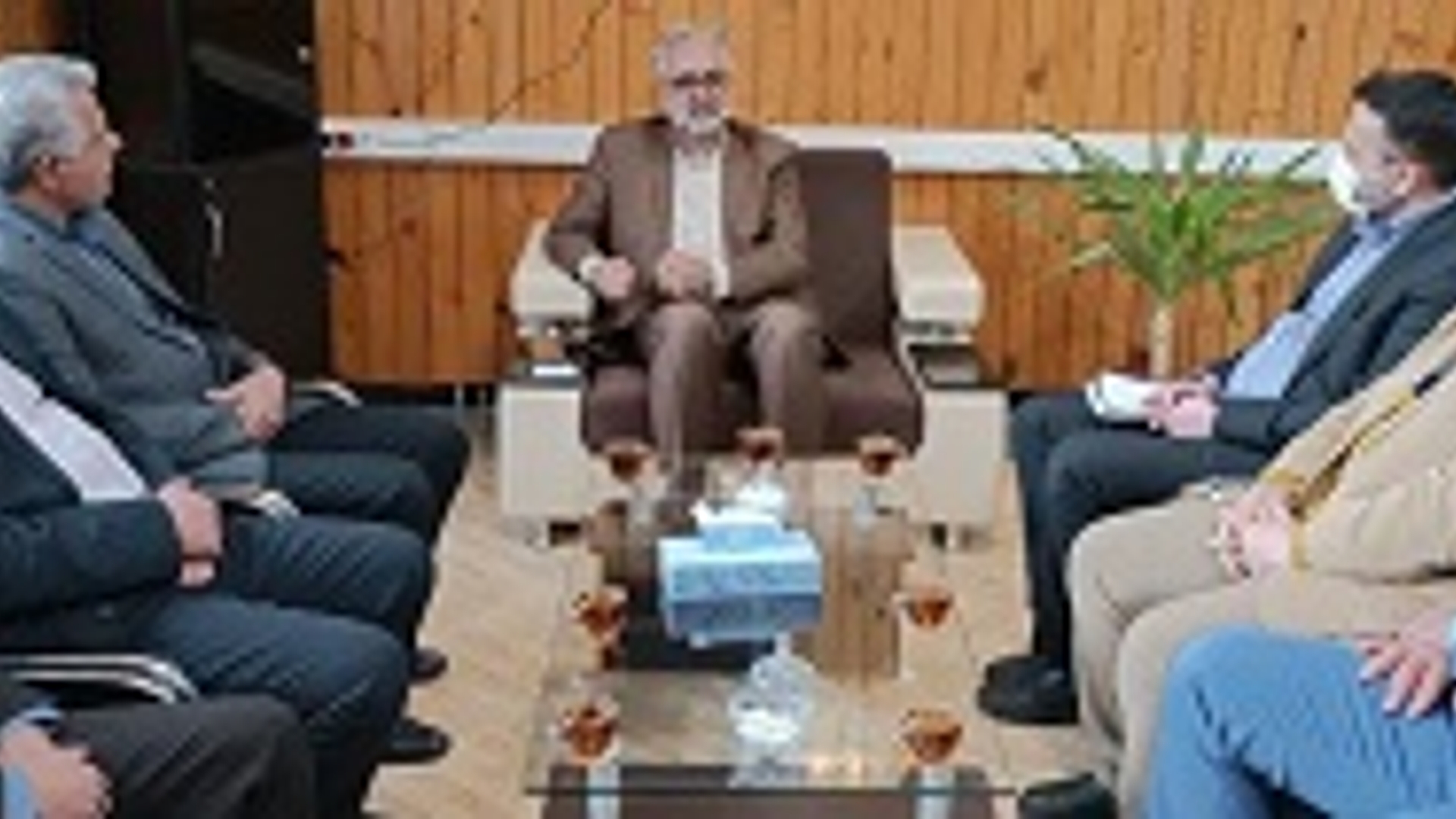 دیدار و نشست معاون سیاسی، امنیتی و اجتماعی فرماندار با معاونین اداره کل امور مالیاتی استان مرکزی