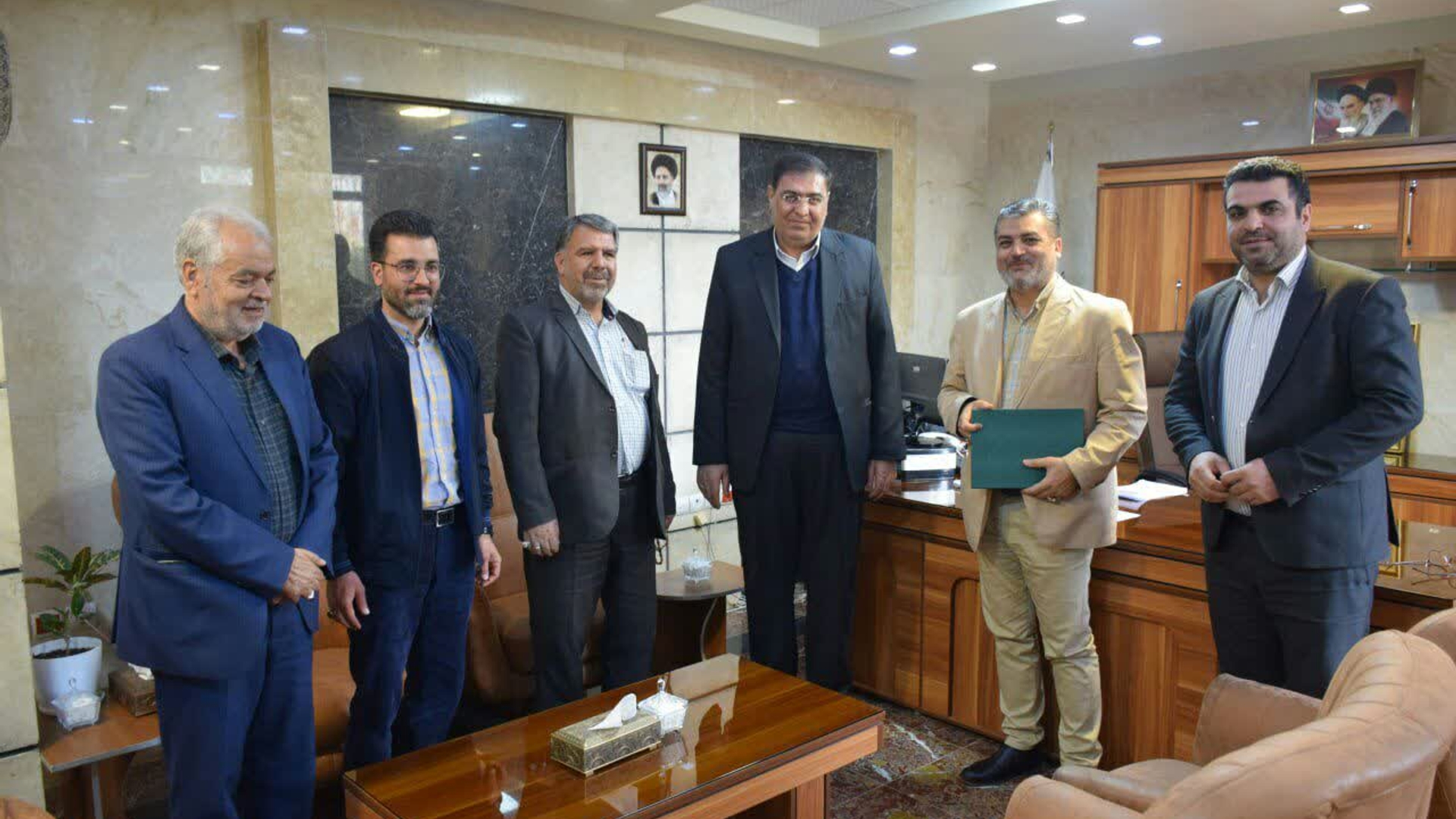 تقدیر از شهردار محلات به مناسبت روز شهردار