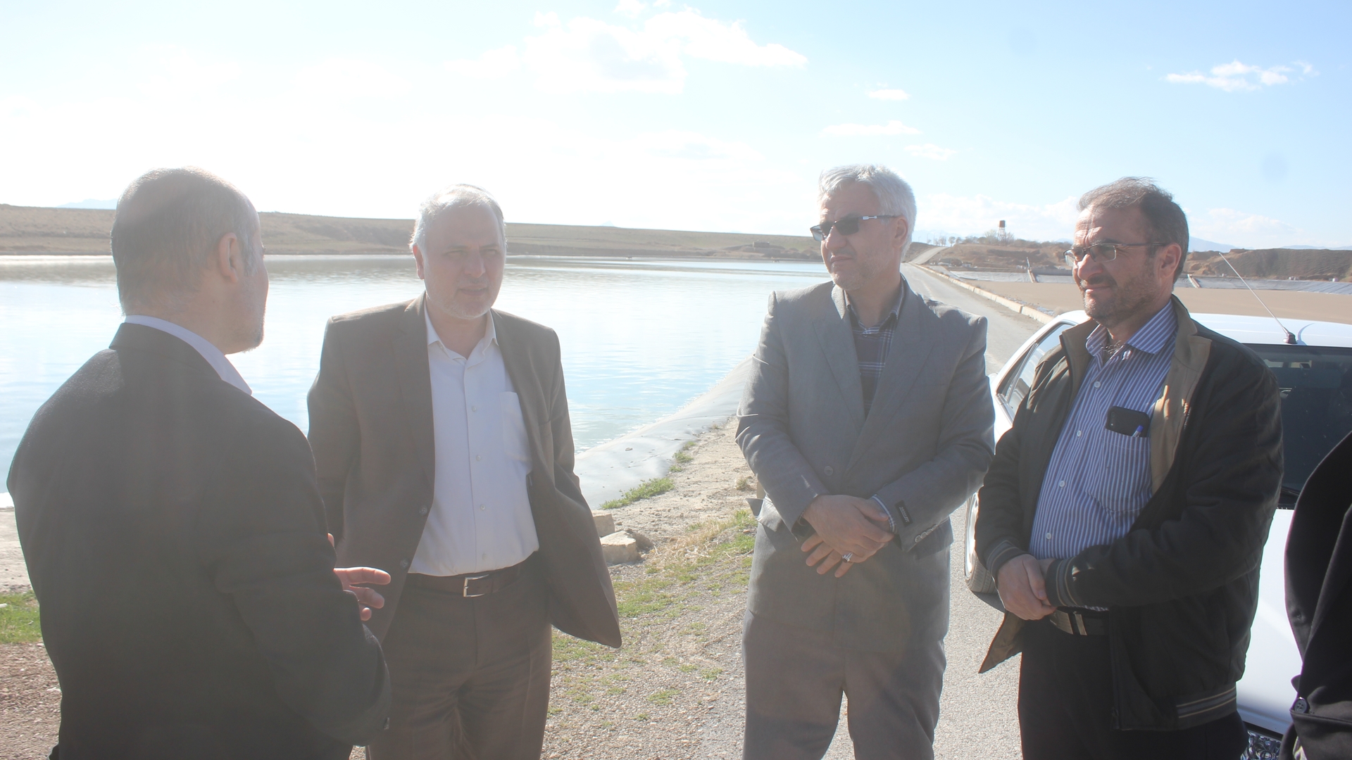 معاون هماهنگی امور عمرانی استانداری مرکزی از تصفیه خانه و خروجی پساب فاضلاب خمین بازدید کرد