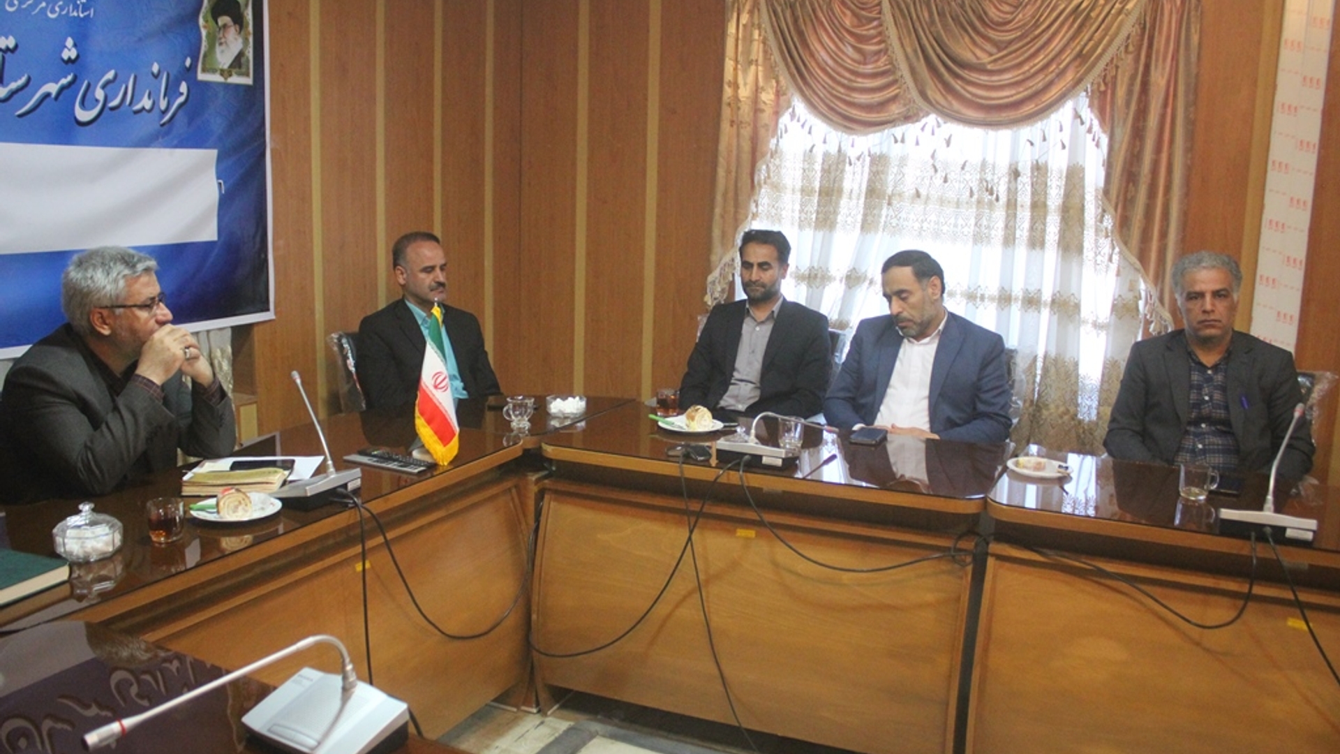 آخرین جلسه پرسنلی فرمانداری شهرستان خمین در سال 1401 برگزار شد