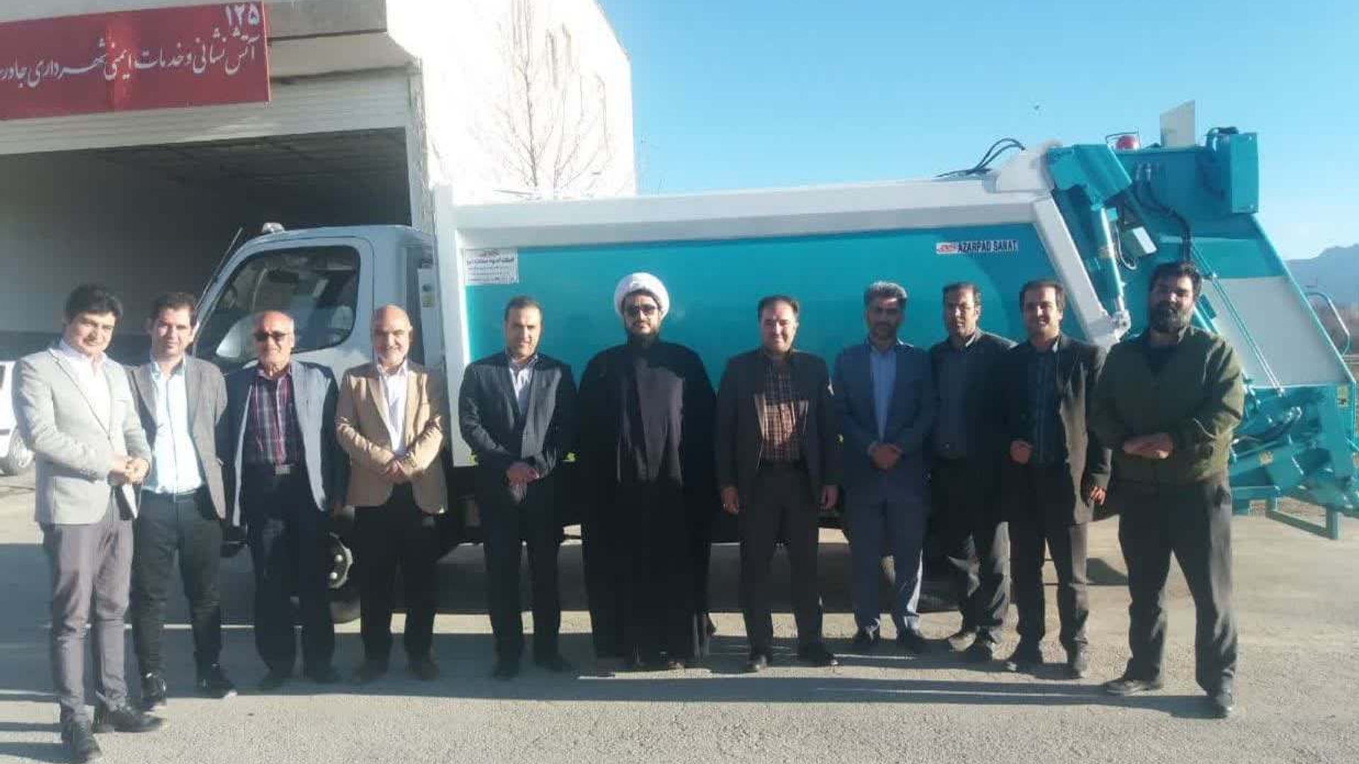 آئین رونمایی از خودروی خدماتی تحویلی به شهرداری