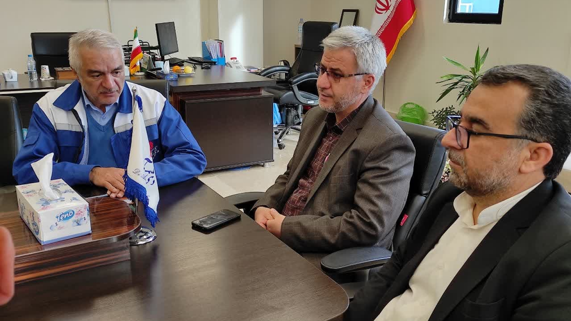 جلسه بررسی مسائل و مشکلات شرکت پتروشیمی خمین برگزار شد